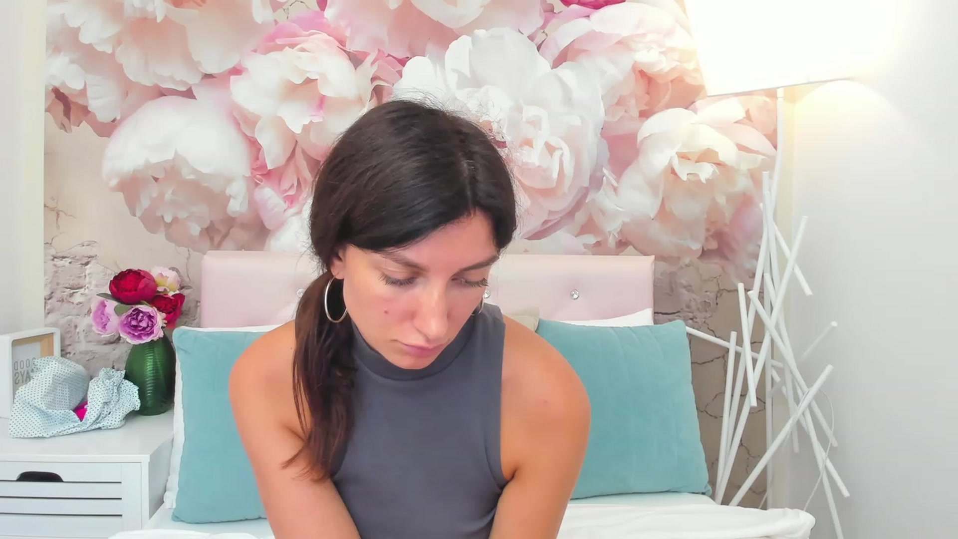 Gallery image thumbnail from LuckySandra's myfreecams stream on, 09/06/2023, 10:00 image 9 of 20