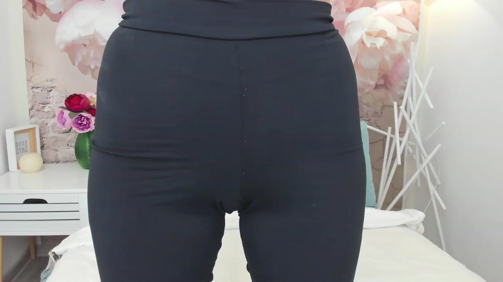 Gallery image thumbnail from LuckySandra's myfreecams stream on, 09/06/2023, 11:55 image 7 of 20