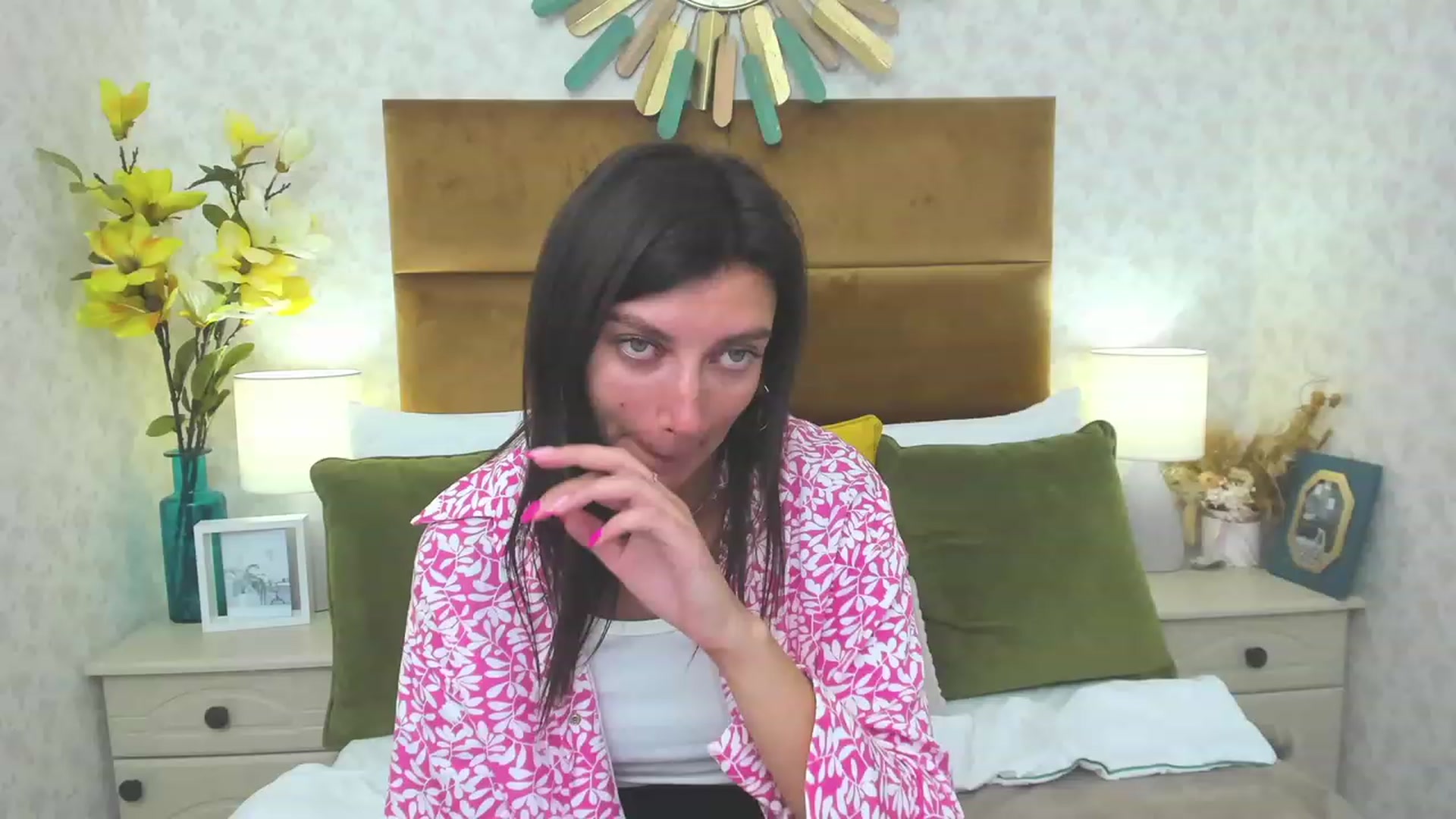 Gallery image thumbnail from LuckySandra's myfreecams stream on, 09/07/2023, 11:58 image 8 of 20
