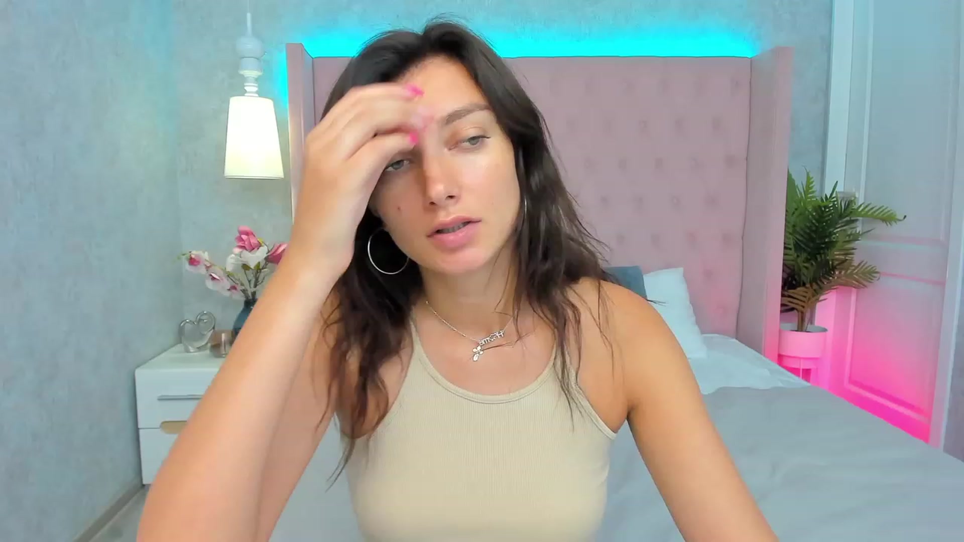 Gallery image thumbnail from LuckySandra's myfreecams stream on, 09/10/2023, 08:04 image 20 of 20