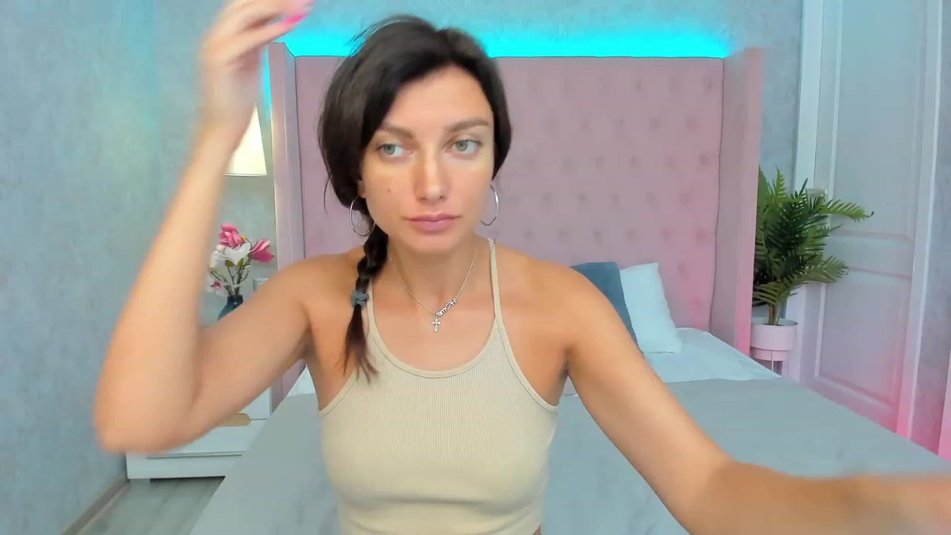 Gallery image thumbnail from LuckySandra's myfreecams stream on, 09/10/2023, 08:04 image 4 of 20