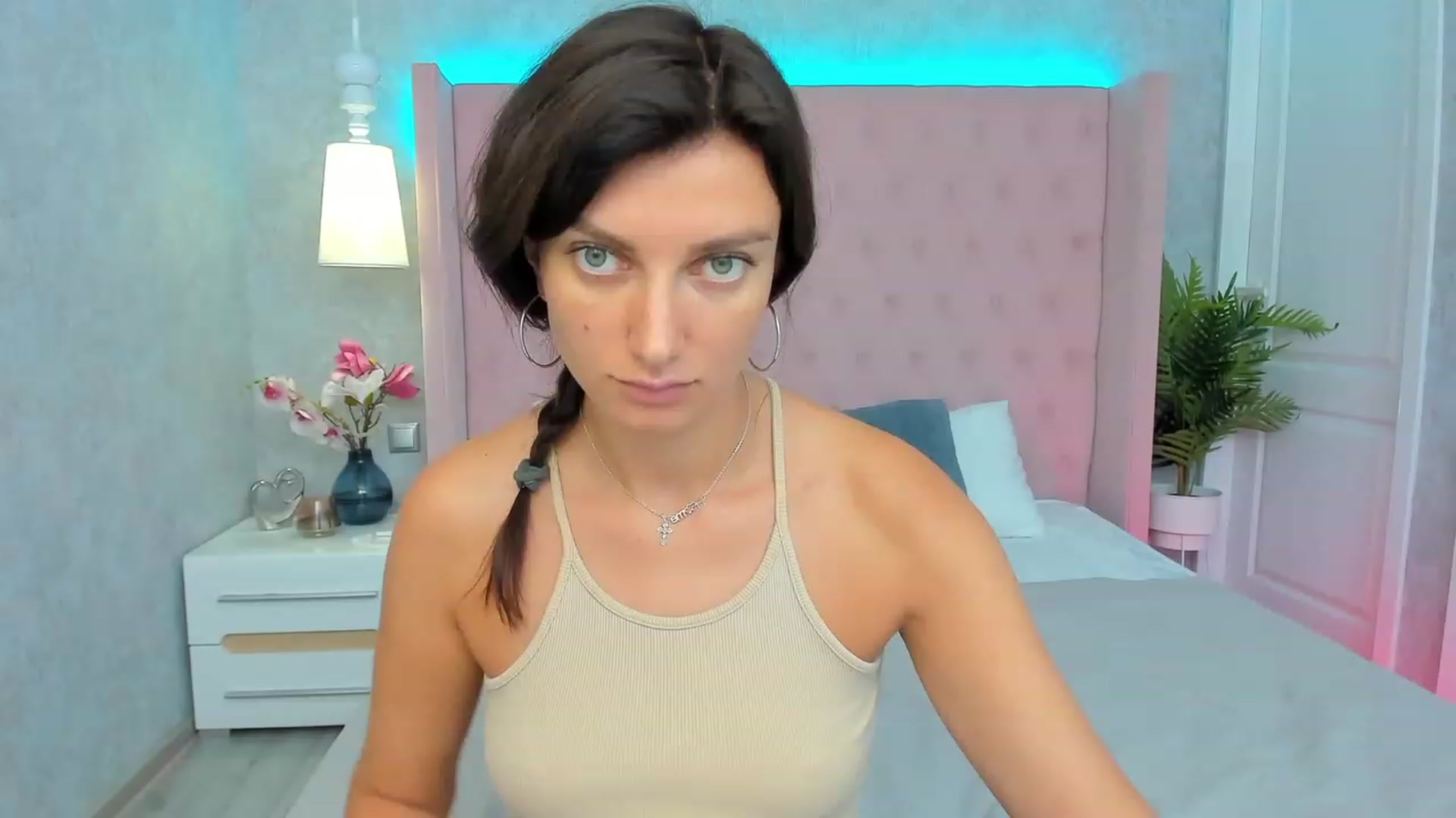 Gallery image thumbnail from LuckySandra's myfreecams stream on, 09/10/2023, 08:04 image 6 of 20