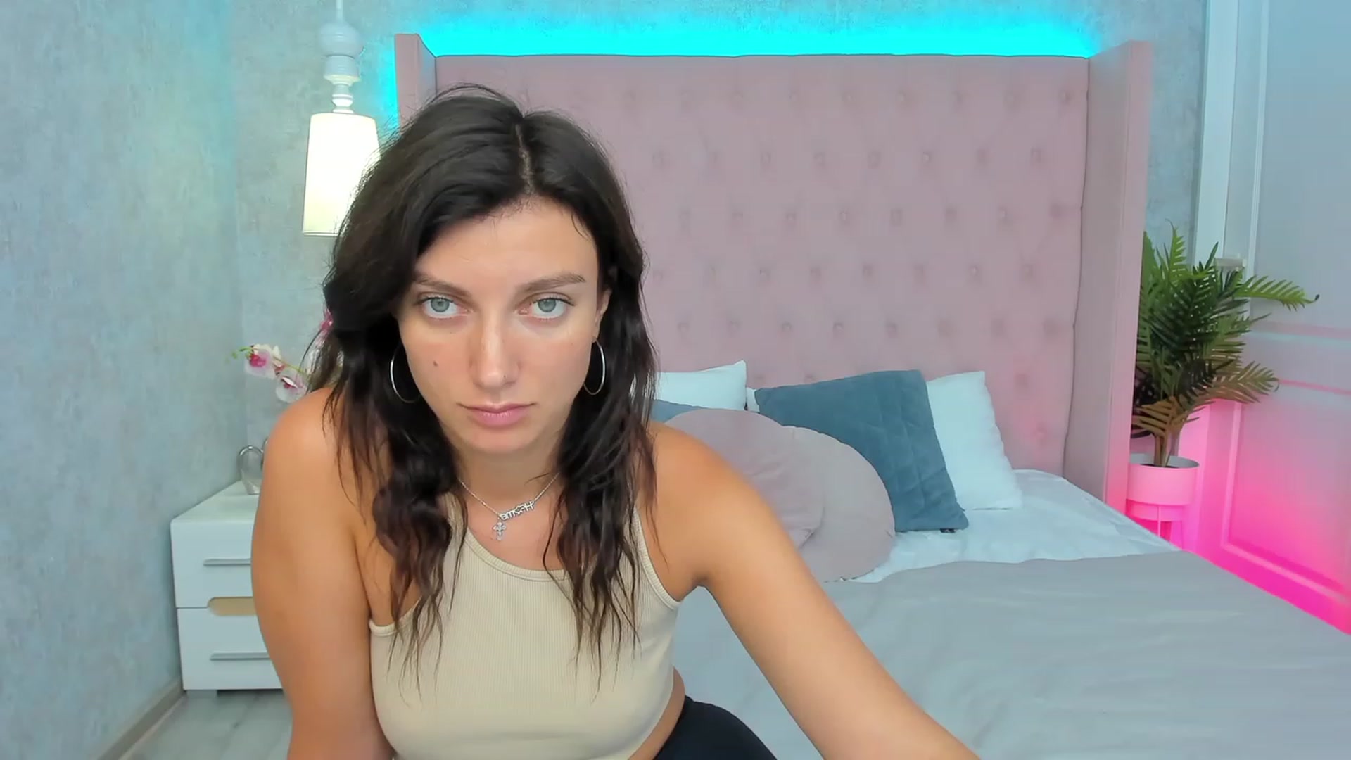 Gallery image thumbnail from LuckySandra's myfreecams stream on, 09/10/2023, 10:53 image 20 of 20