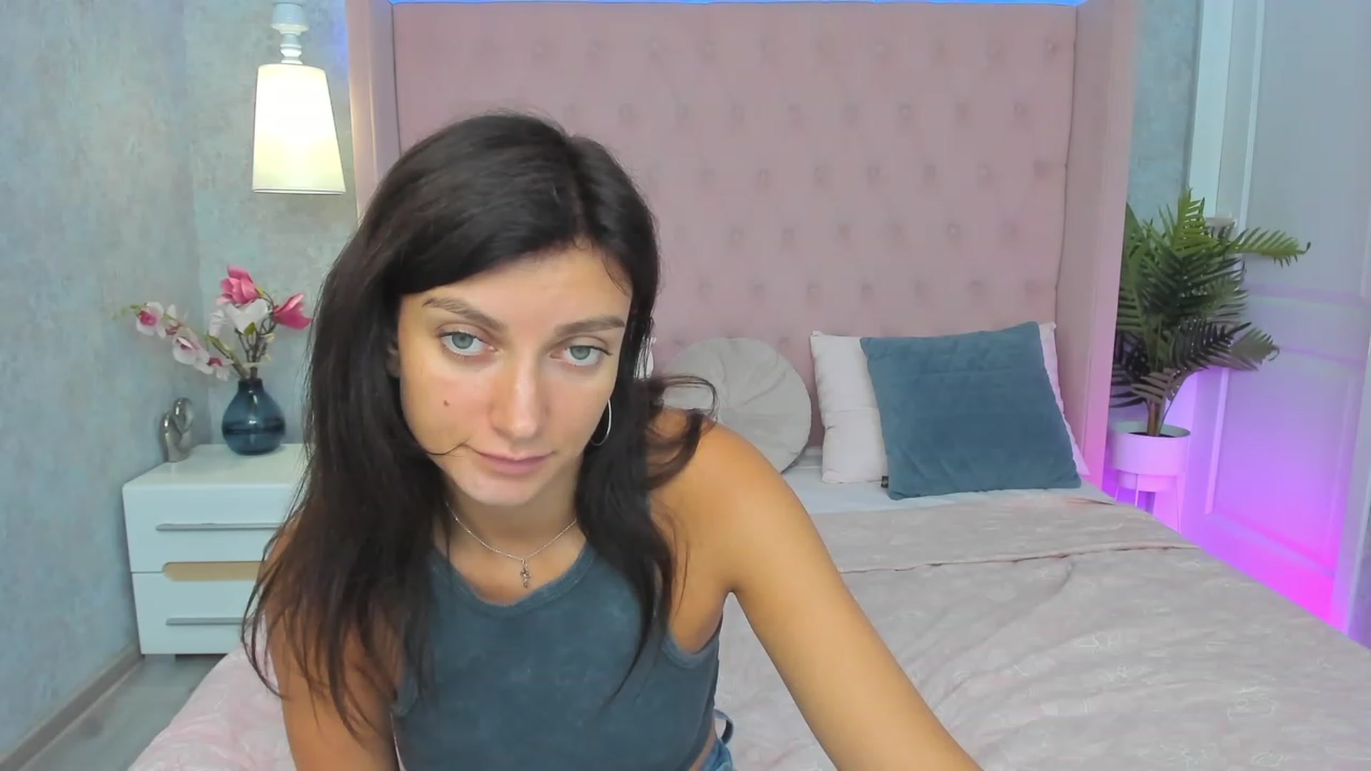 Gallery image thumbnail from LuckySandra's myfreecams stream on, 09/12/2023, 07:38 image 15 of 20