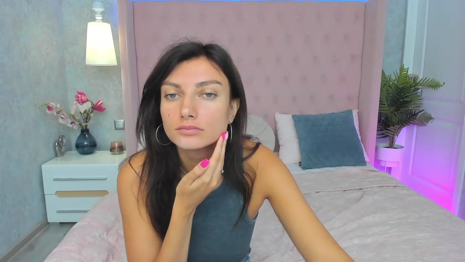 Gallery image thumbnail from LuckySandra's myfreecams stream on, 09/12/2023, 07:38 image 2 of 20