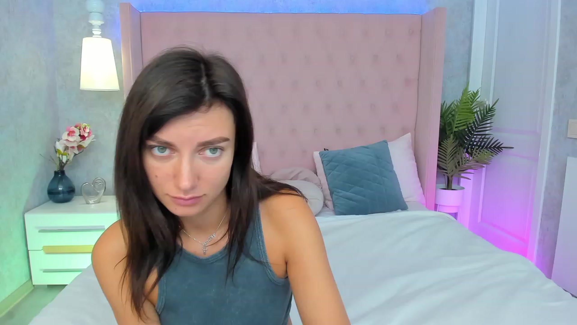 Gallery image thumbnail from LuckySandra's myfreecams stream on, 09/18/2023, 07:23 image 16 of 20