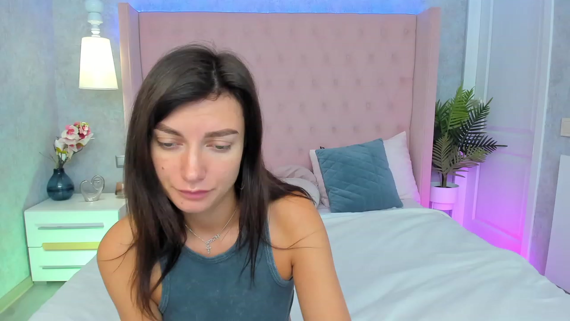 Gallery image thumbnail from LuckySandra's myfreecams stream on, 09/18/2023, 07:23 image 9 of 20