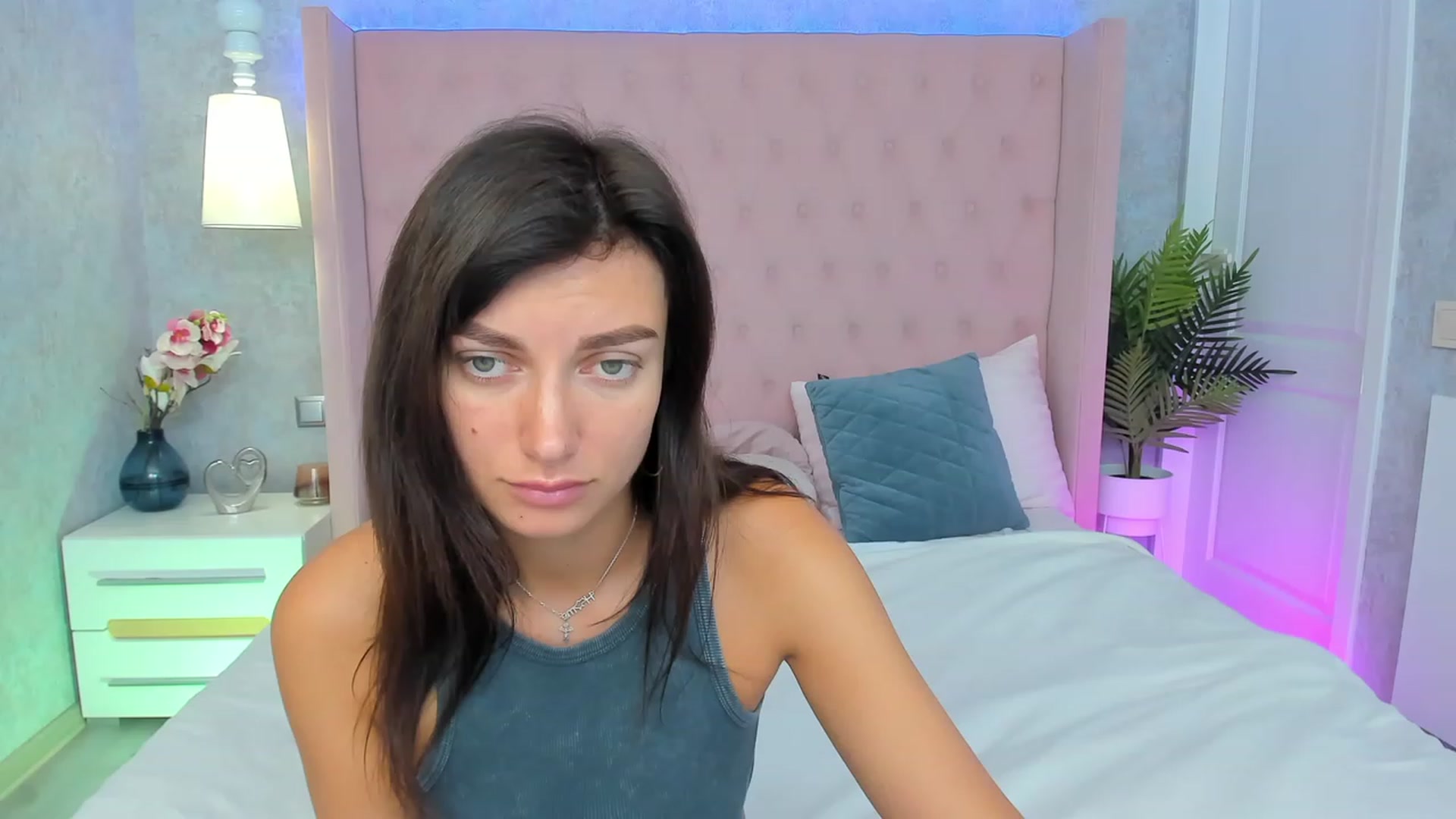 Gallery image thumbnail from LuckySandra's myfreecams stream on, 09/18/2023, 07:23 image 17 of 20