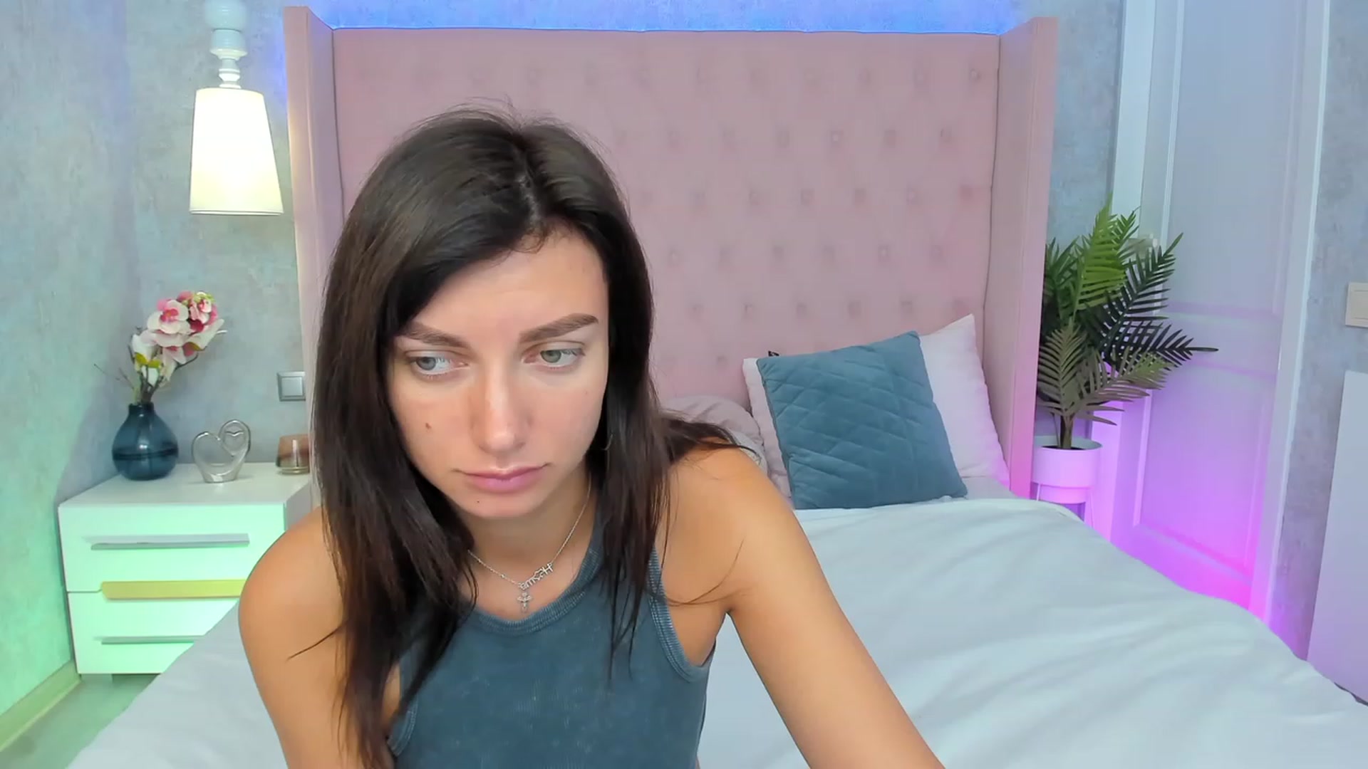 Gallery image thumbnail from LuckySandra's myfreecams stream on, 09/18/2023, 07:23 image 12 of 20