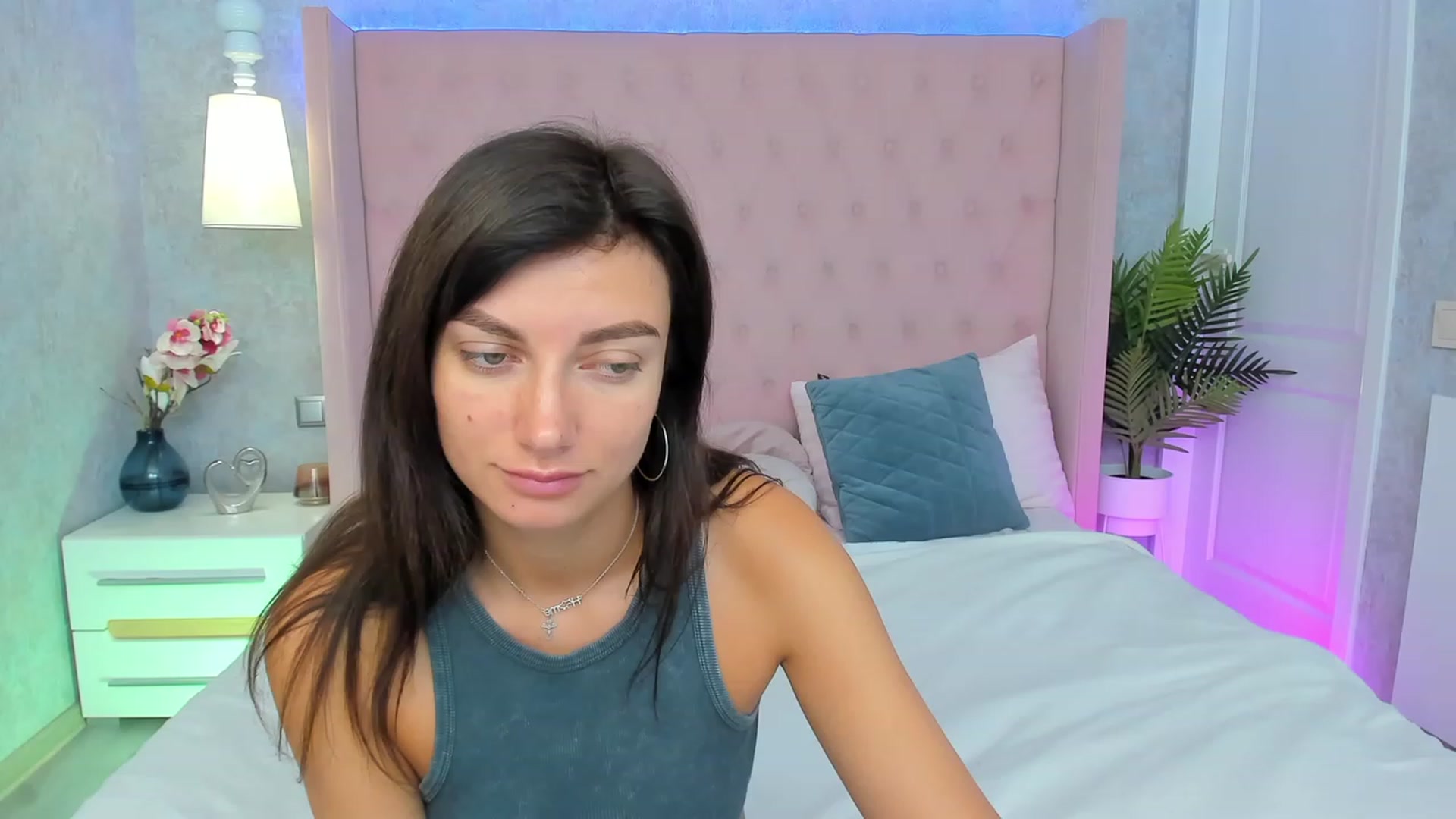 Gallery image thumbnail from LuckySandra's myfreecams stream on, 09/18/2023, 07:23 image 5 of 20