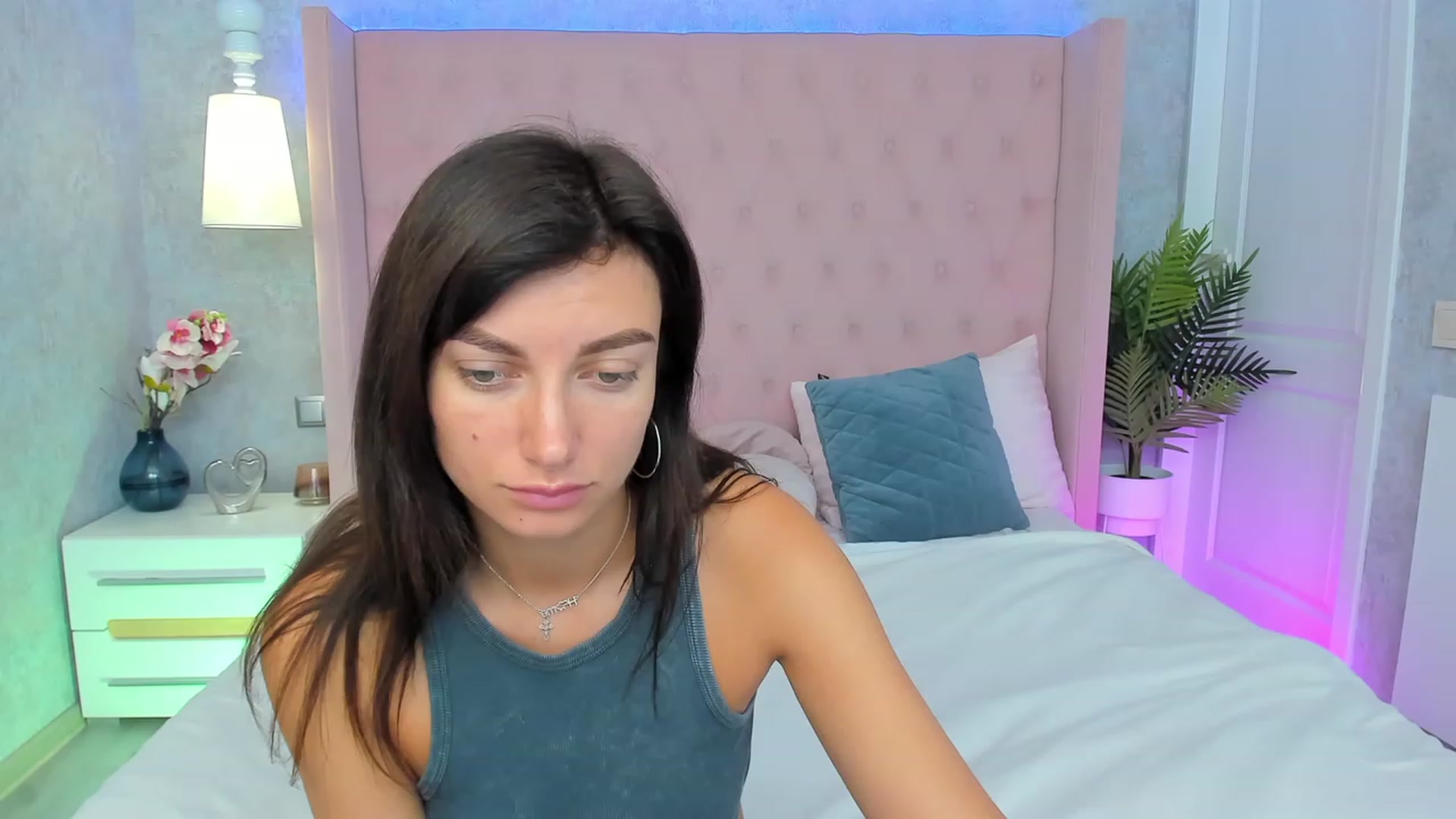 Gallery image thumbnail from LuckySandra's myfreecams stream on, 09/18/2023, 07:23 image 4 of 20