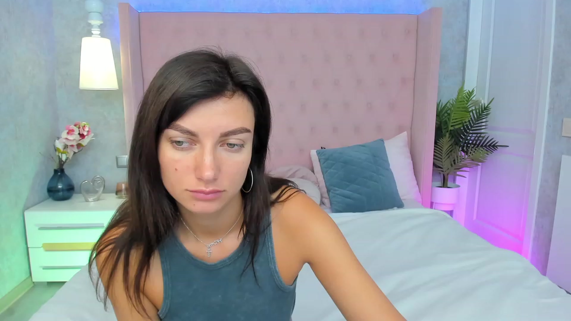 Gallery image thumbnail from LuckySandra's myfreecams stream on, 09/18/2023, 07:23 image 2 of 20