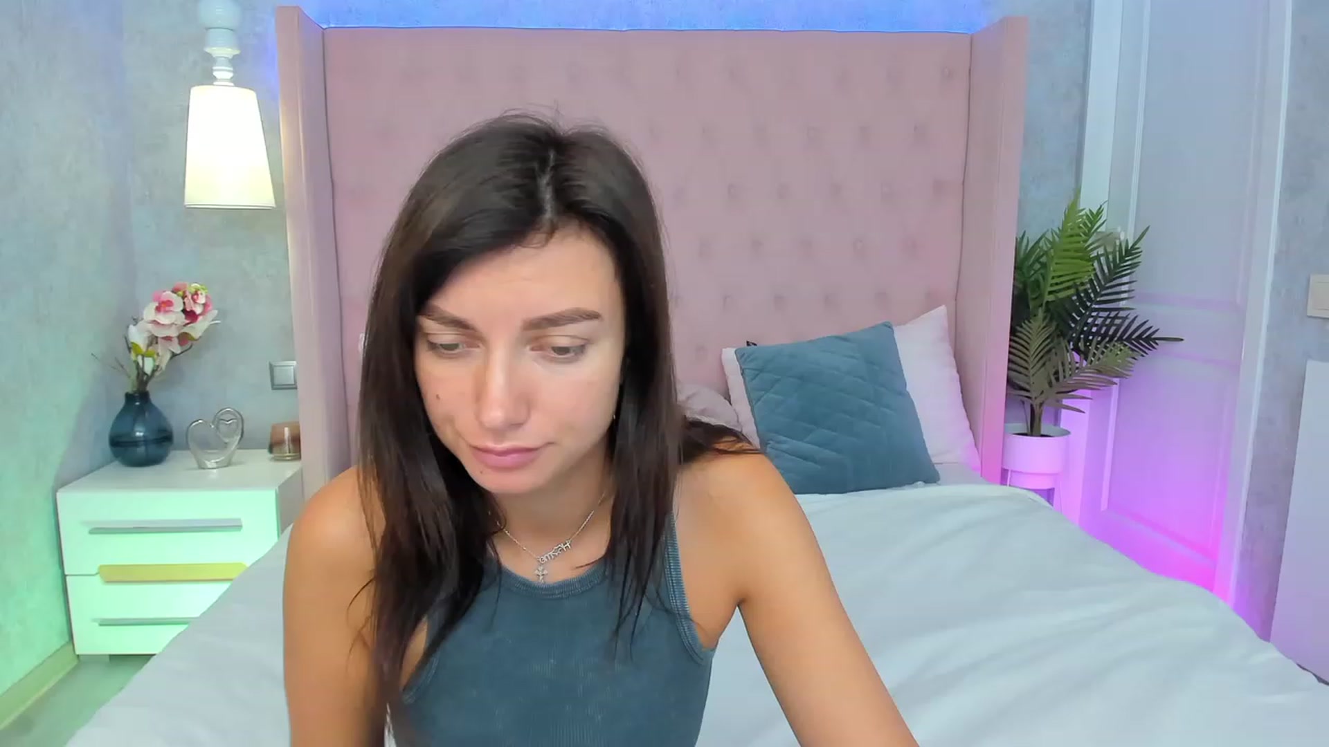 Gallery image thumbnail from LuckySandra's myfreecams stream on, 09/18/2023, 07:23 image 19 of 20