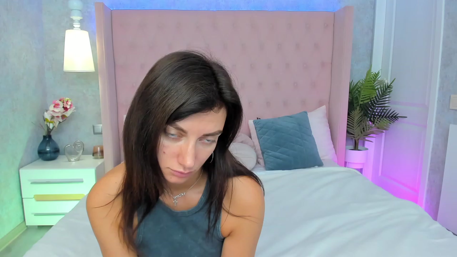 Gallery image thumbnail from LuckySandra's myfreecams stream on, 09/18/2023, 07:23 image 11 of 20