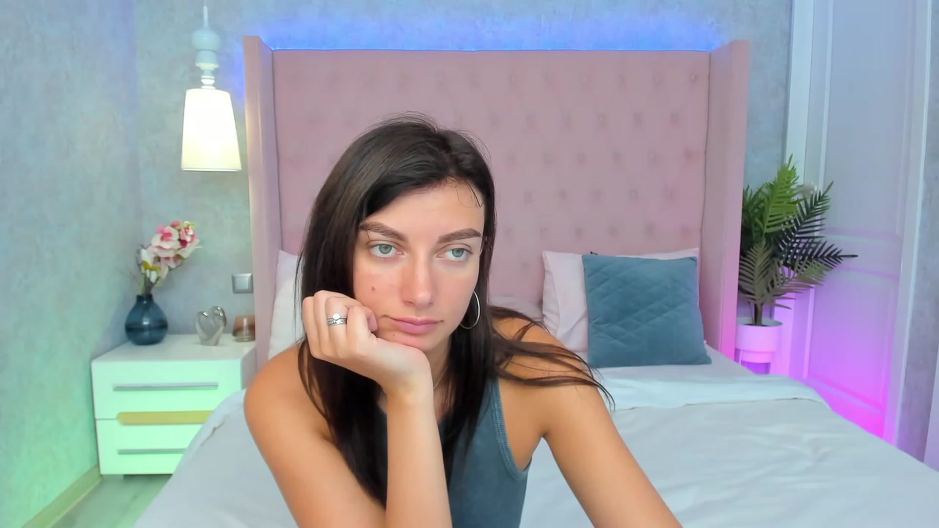 Gallery image thumbnail from LuckySandra's myfreecams stream on, 09/18/2023, 10:58 image 9 of 20