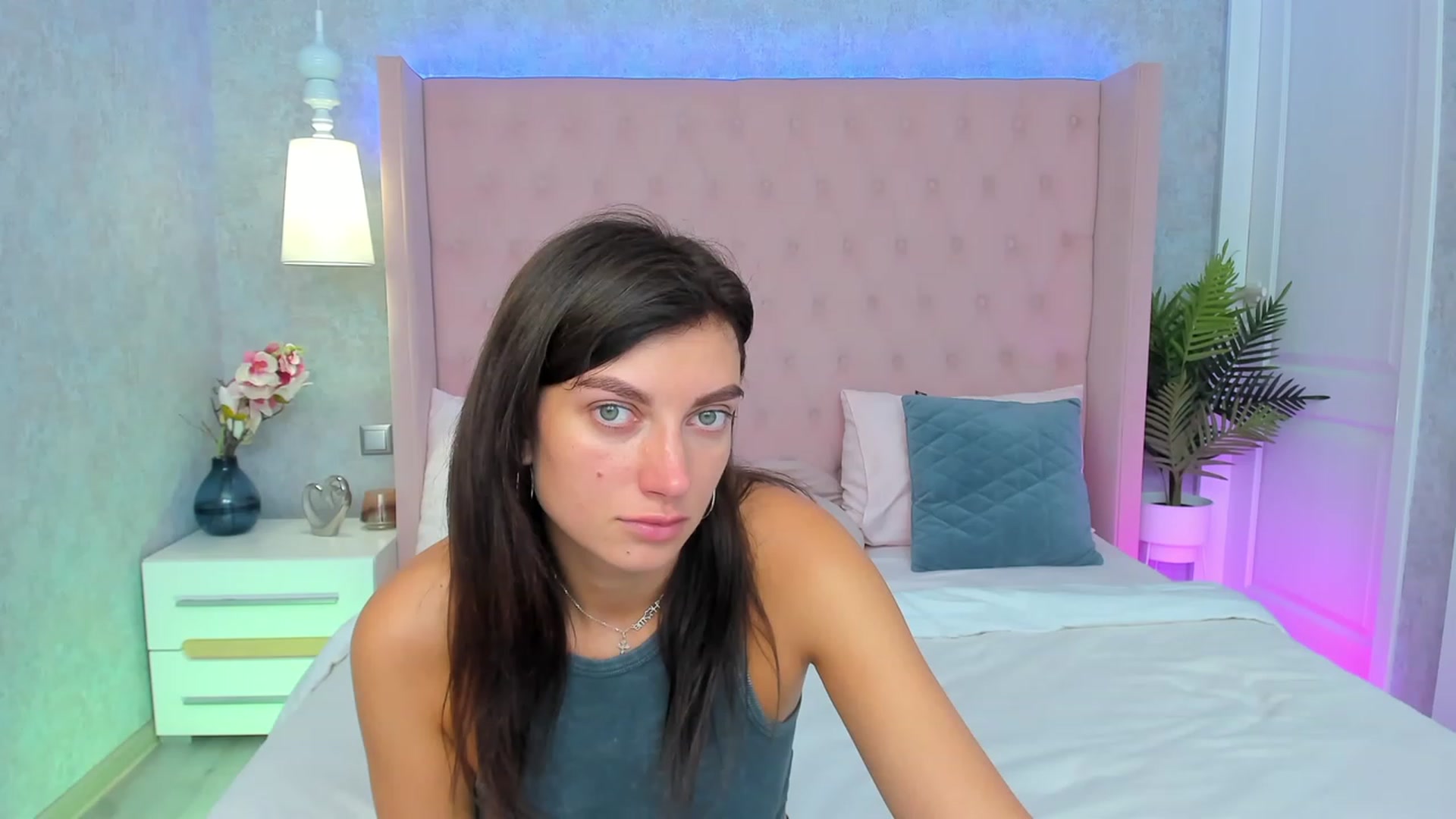 Gallery image thumbnail from LuckySandra's myfreecams stream on, 09/18/2023, 10:58 image 12 of 20