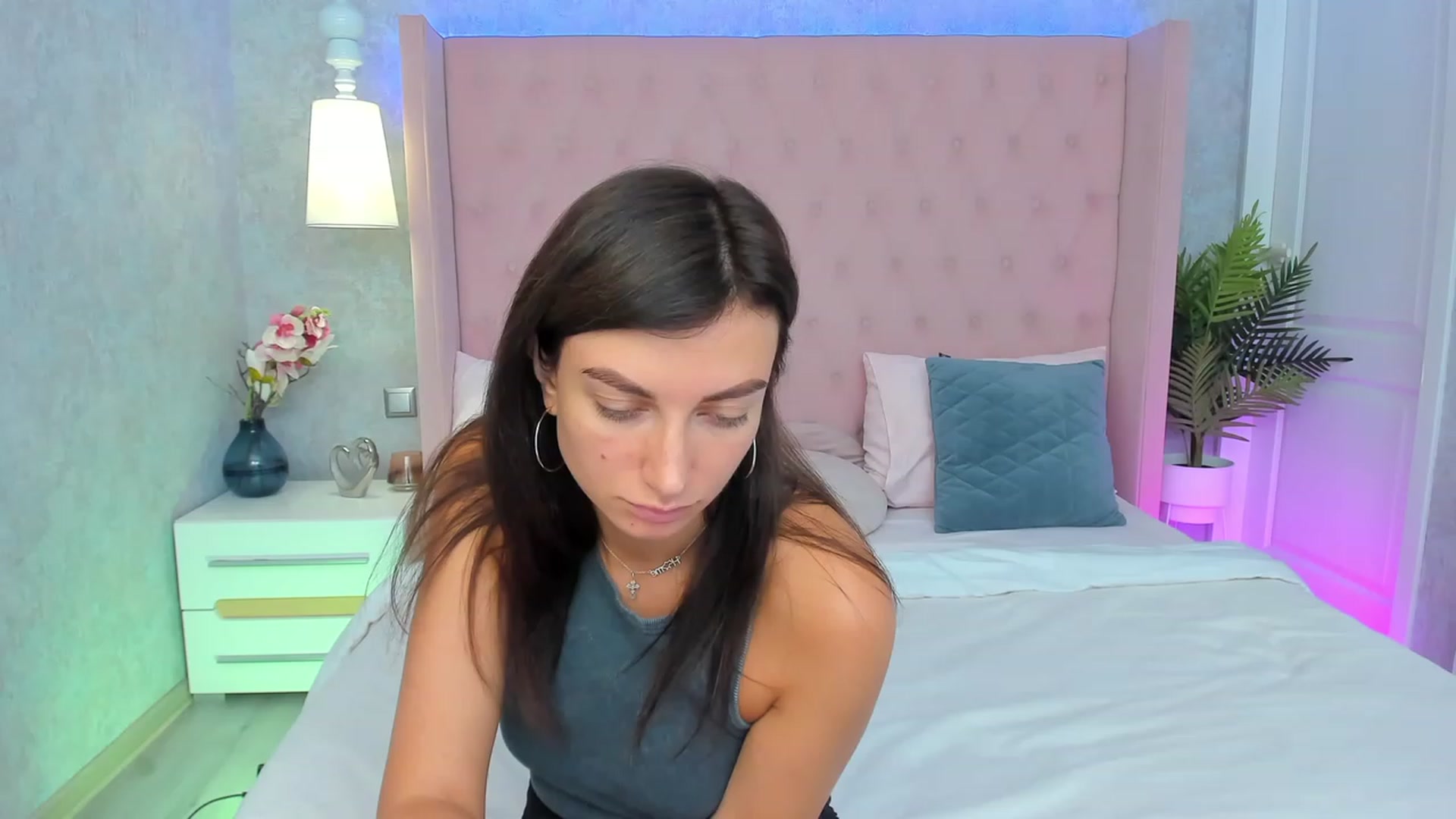Gallery image thumbnail from LuckySandra's myfreecams stream on, 09/18/2023, 11:51 image 10 of 20