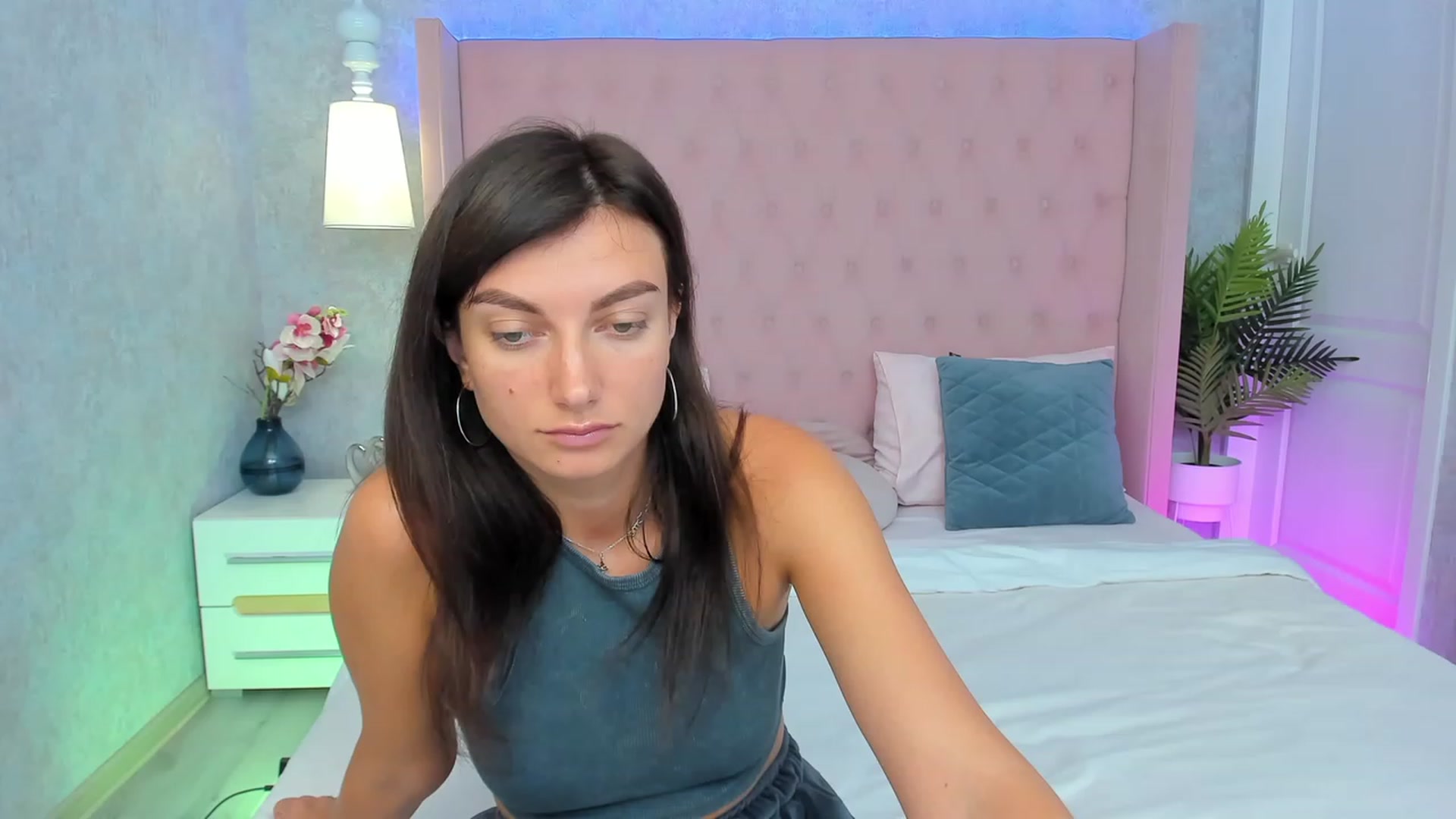 Gallery image thumbnail from LuckySandra's myfreecams stream on, 09/18/2023, 11:51 image 16 of 20