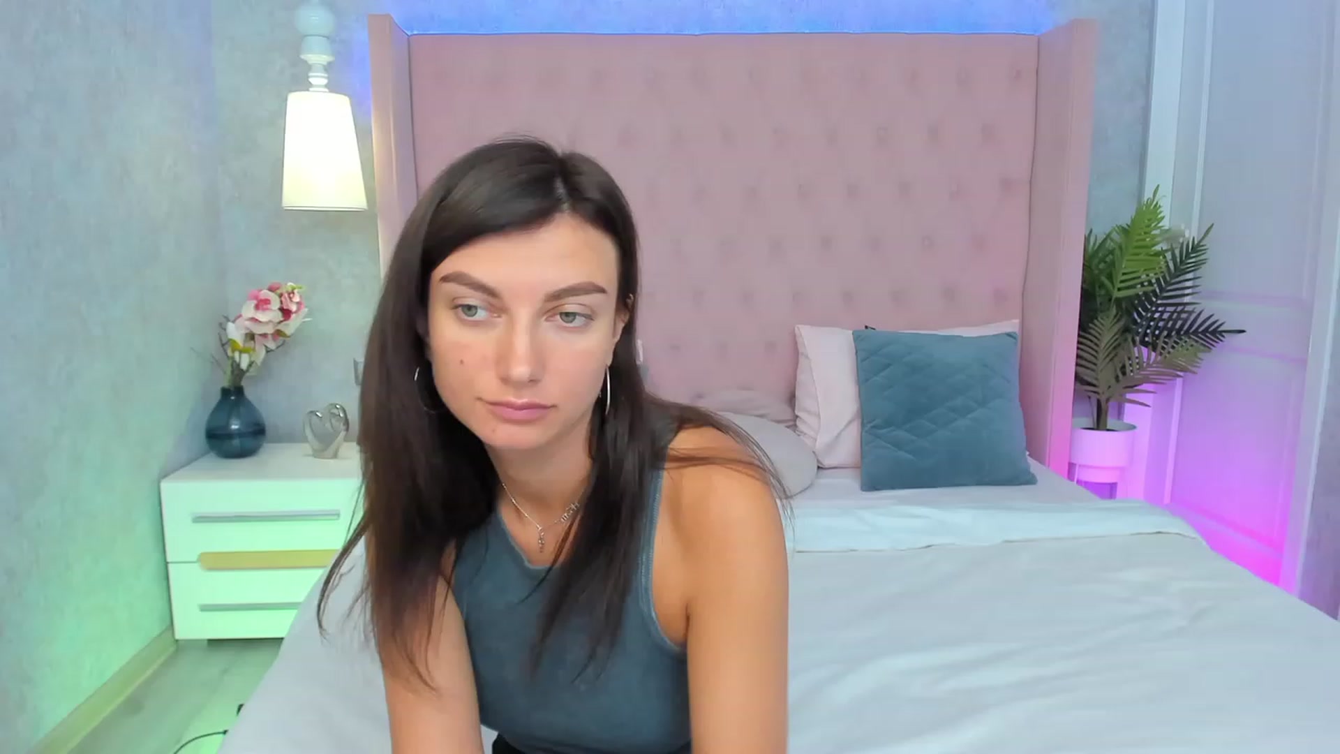 Gallery image thumbnail from LuckySandra's myfreecams stream on, 09/18/2023, 11:51 image 12 of 20