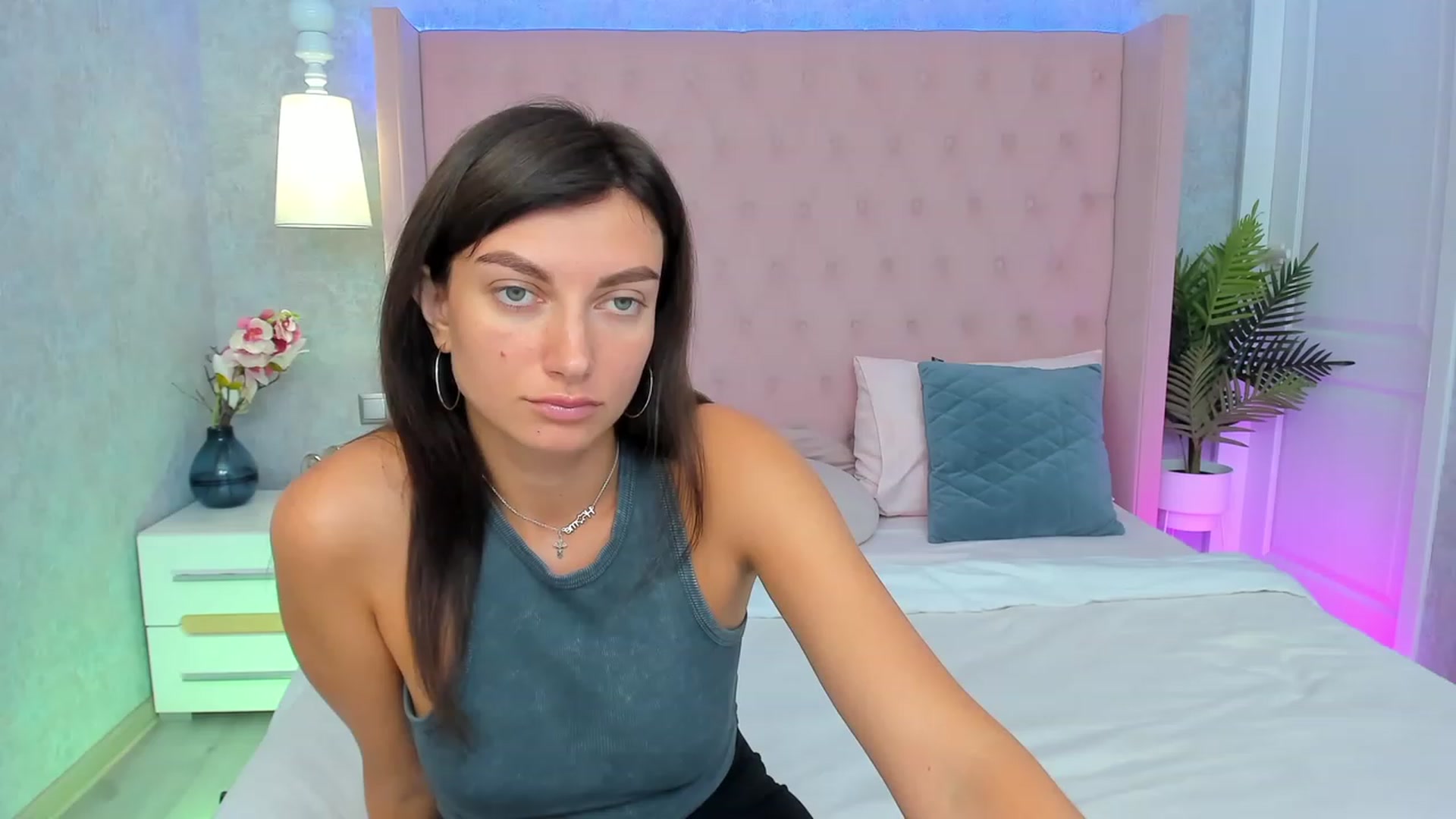 Gallery image thumbnail from LuckySandra's myfreecams stream on, 09/18/2023, 11:51 image 3 of 20