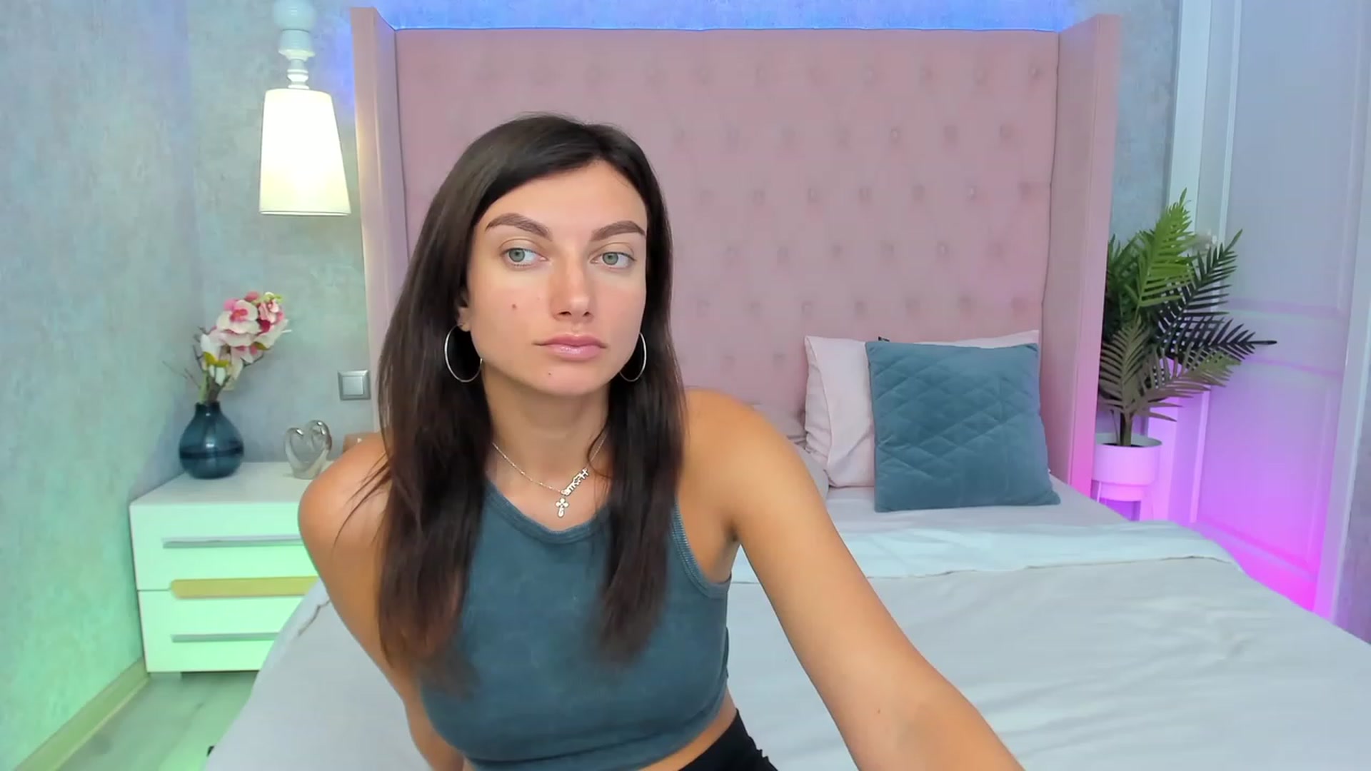 Gallery image thumbnail from LuckySandra's myfreecams stream on, 09/18/2023, 11:51 image 1 of 20