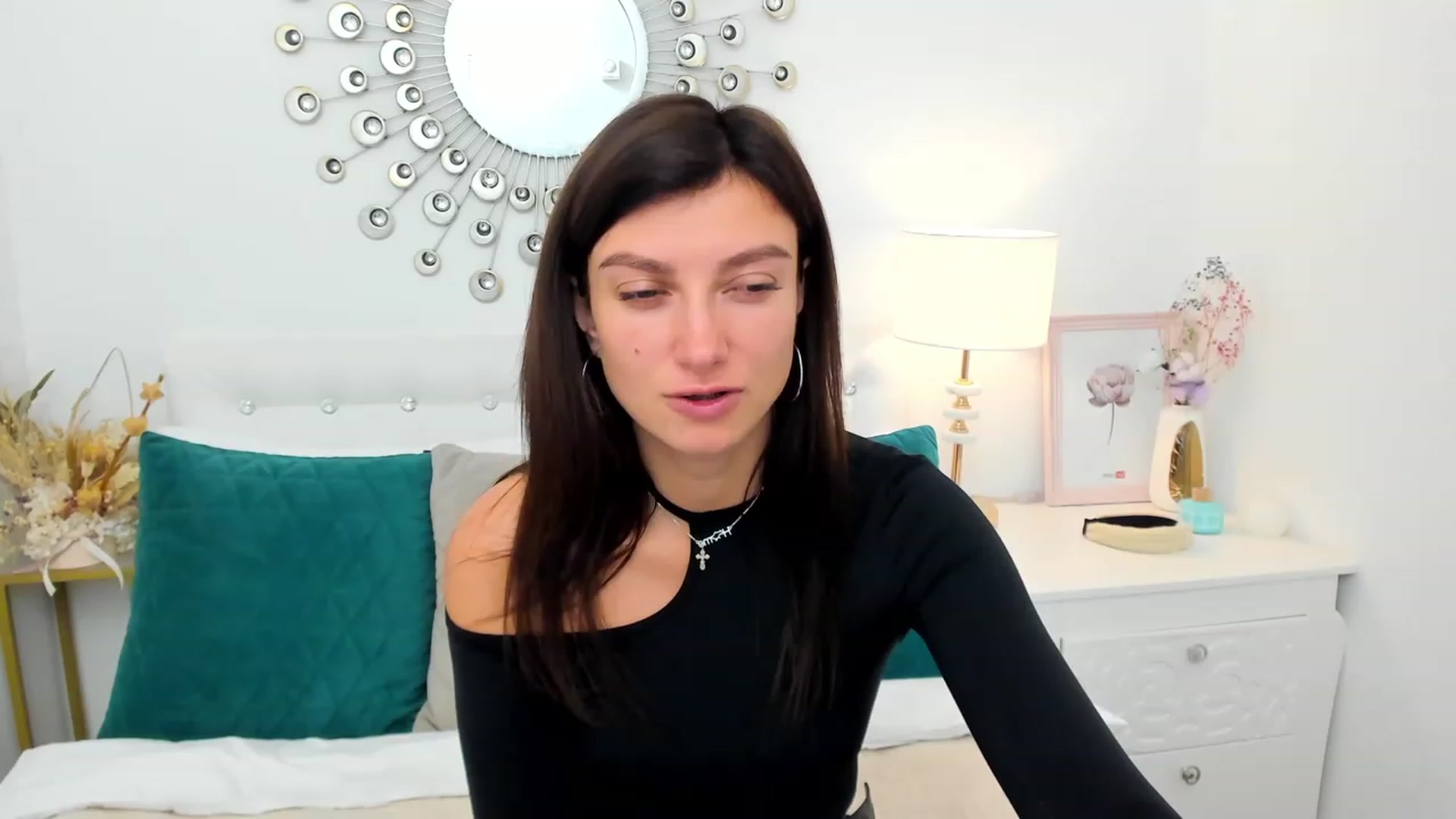 Gallery image thumbnail from LuckySandra's myfreecams stream on, 10/13/2023, 11:25 image 18 of 20