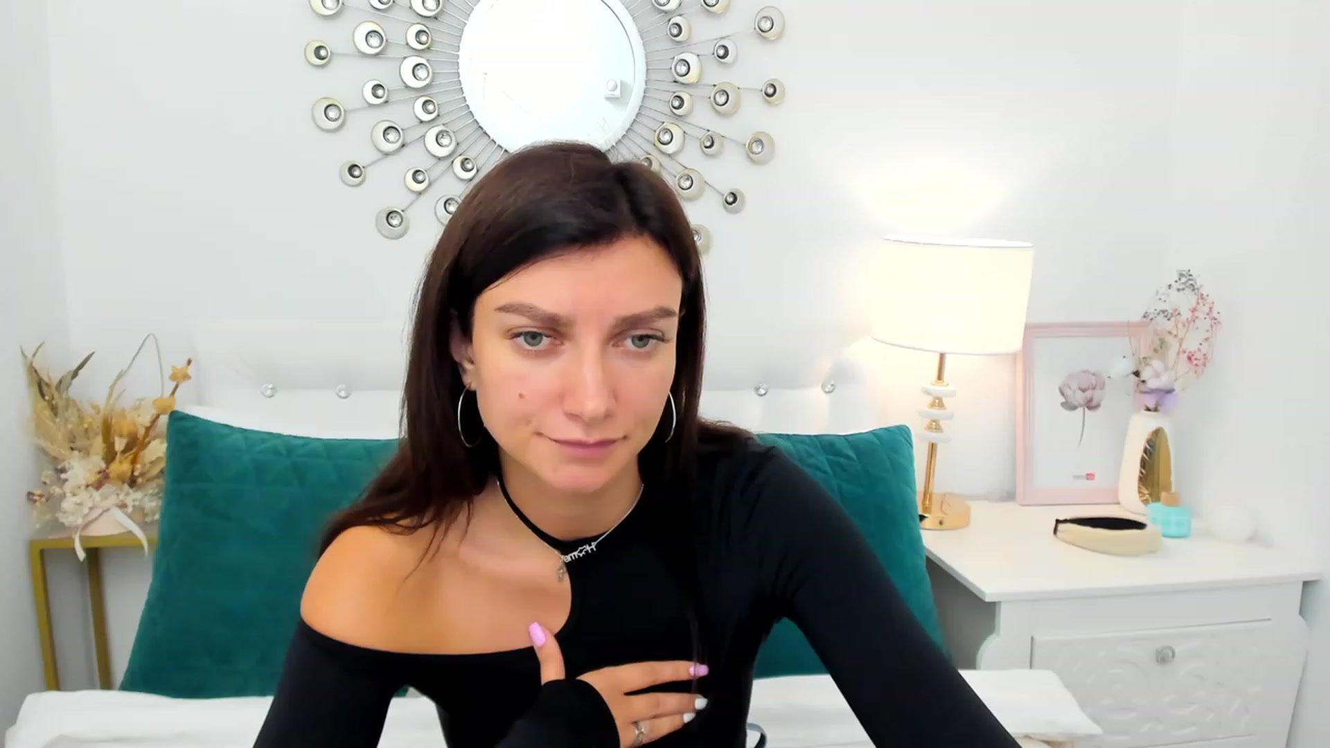 Gallery image thumbnail from LuckySandra's myfreecams stream on, 10/13/2023, 11:25 image 1 of 20