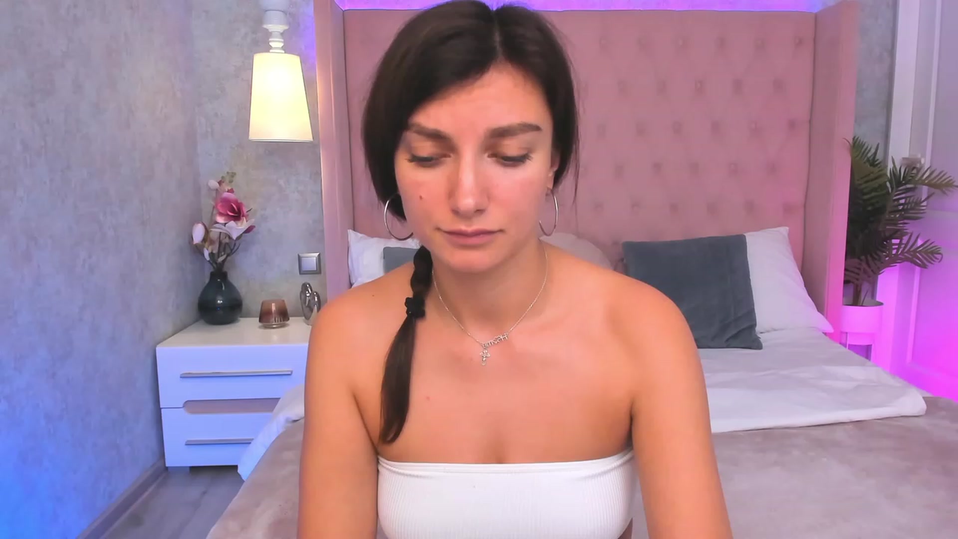 Gallery image thumbnail from LuckySandra's myfreecams stream on, 10/20/2023, 10:34 image 11 of 20