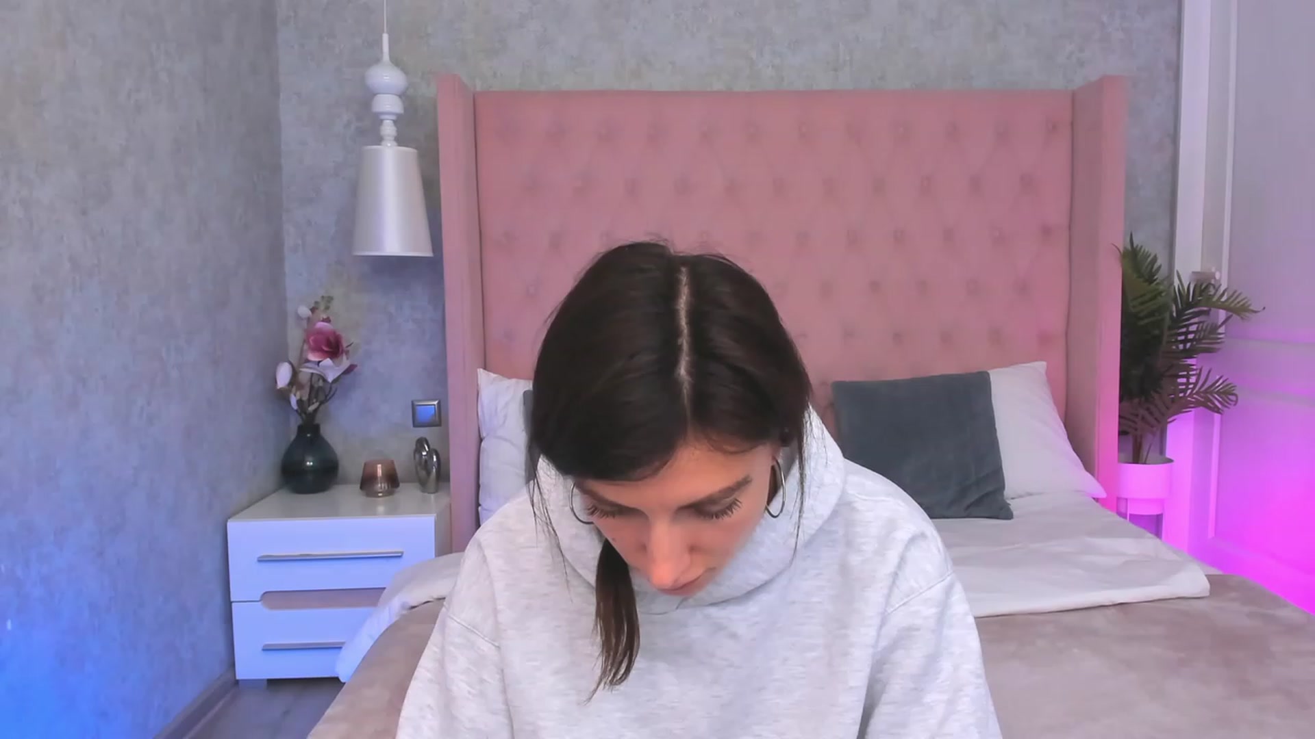 Gallery image thumbnail from LuckySandra's myfreecams stream on, 10/20/2023, 12:01 image 20 of 20