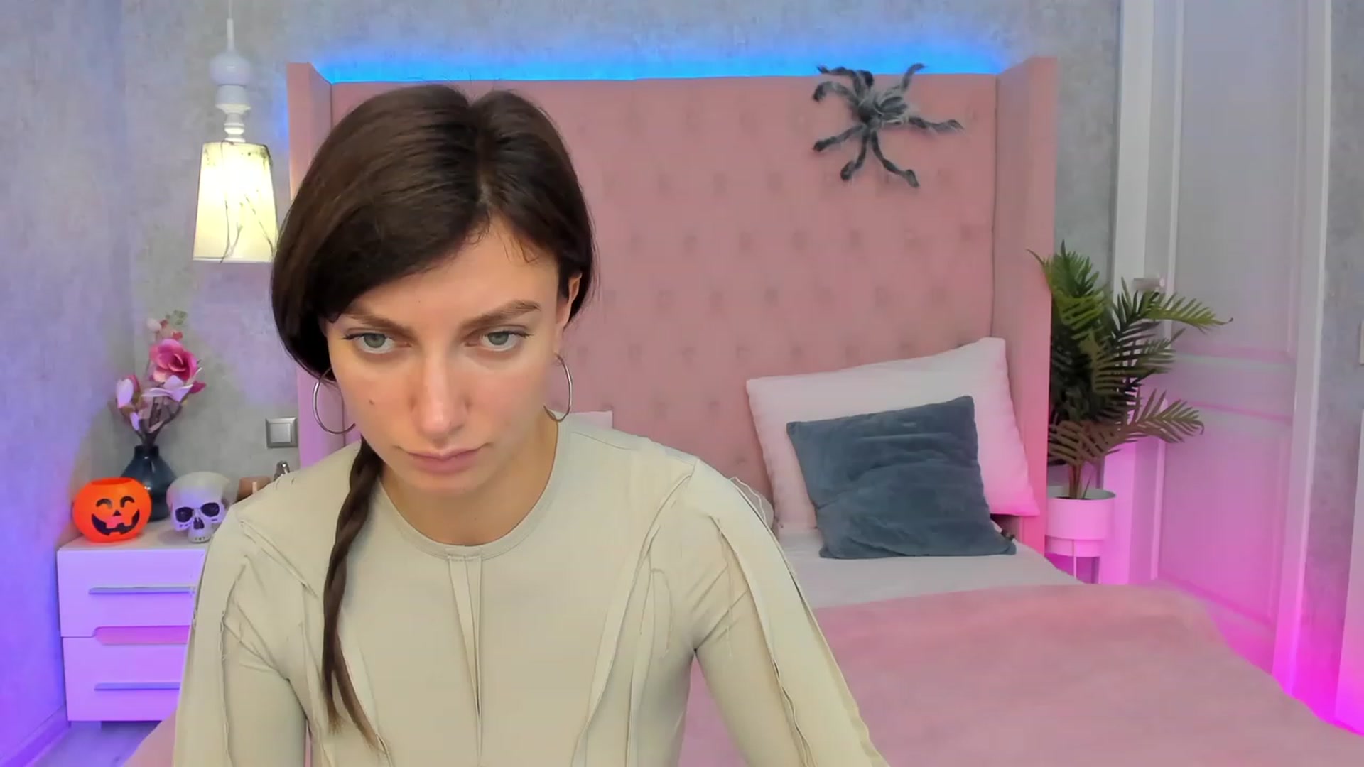Gallery image thumbnail from LuckySandra's myfreecams stream on, 10/31/2023, 12:55 image 4 of 20