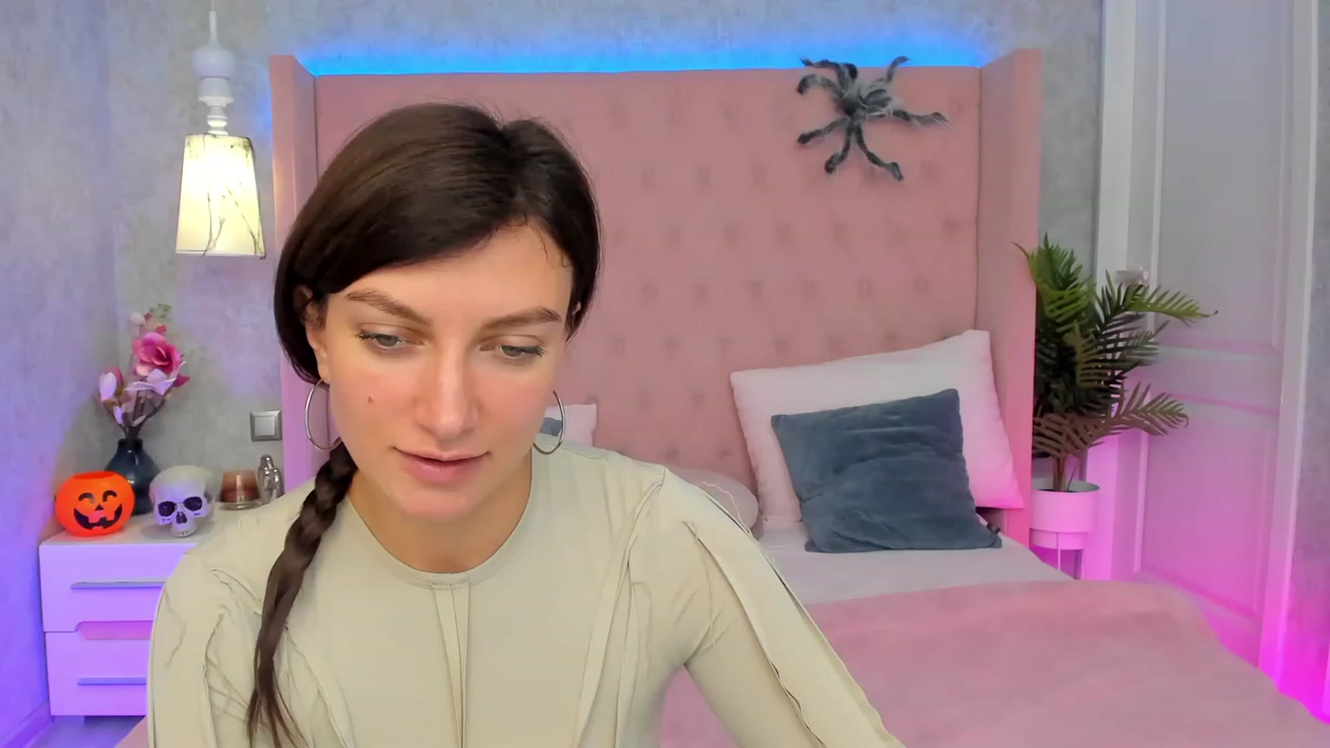Gallery image thumbnail from LuckySandra's myfreecams stream on, 10/31/2023, 12:55 image 15 of 20