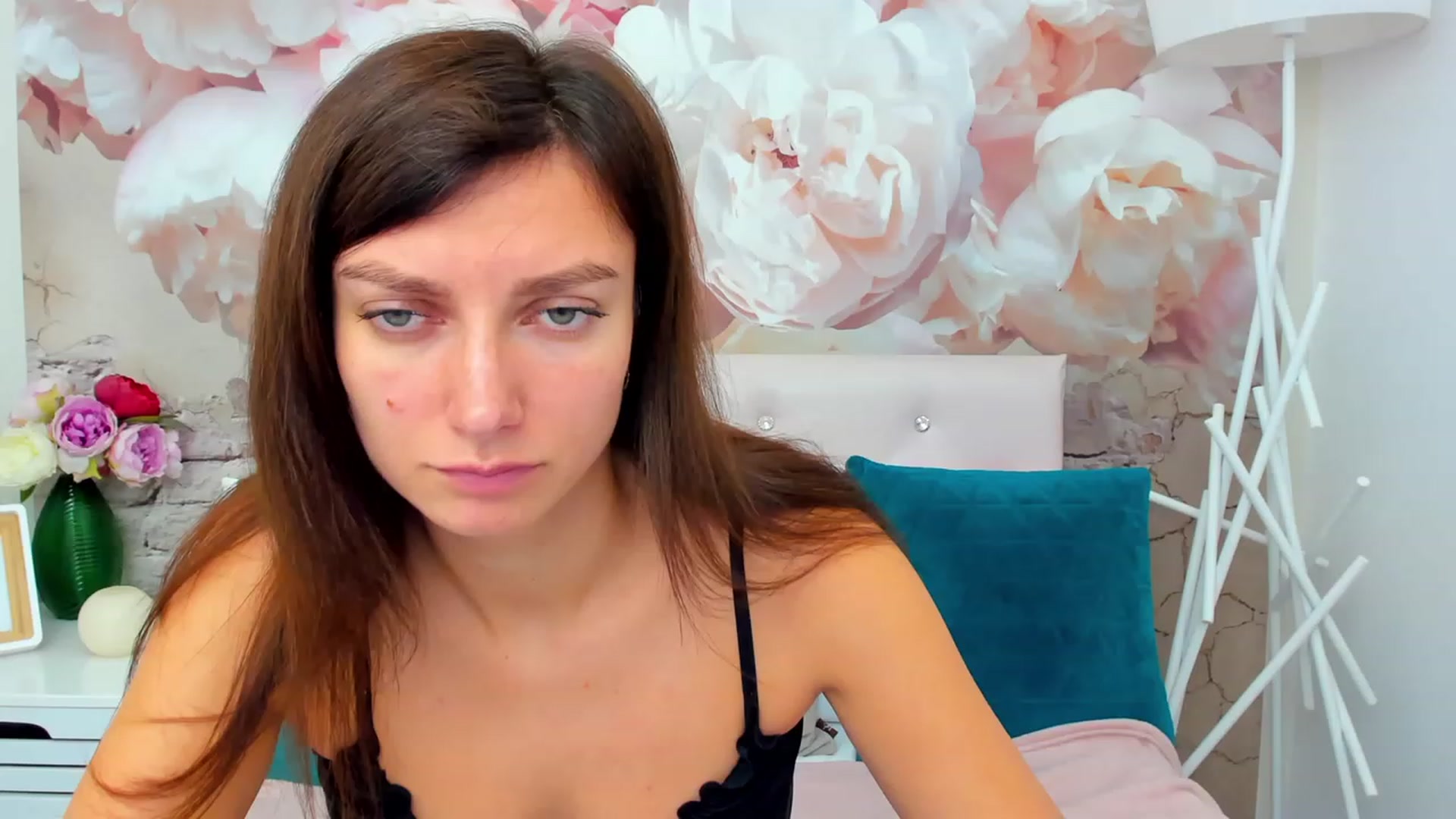 Gallery image thumbnail from LuckySandra's myfreecams stream on, 11/12/2023, 13:47 image 20 of 20