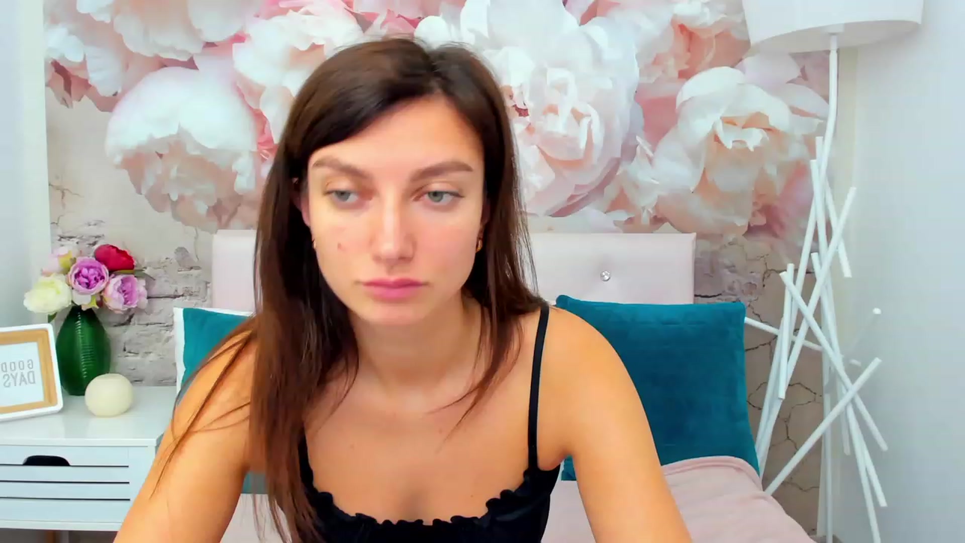 Gallery image thumbnail from LuckySandra's myfreecams stream on, 11/12/2023, 13:47 image 3 of 20