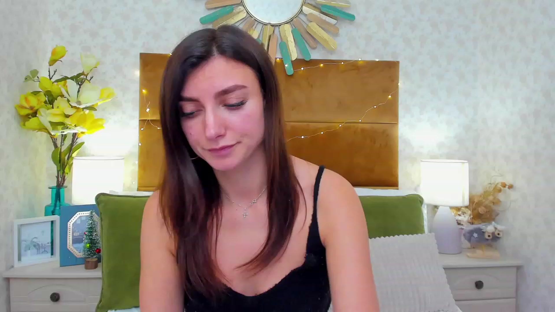 Gallery image thumbnail from LuckySandra's myfreecams stream on, 12/26/2023, 12:04 image 17 of 20