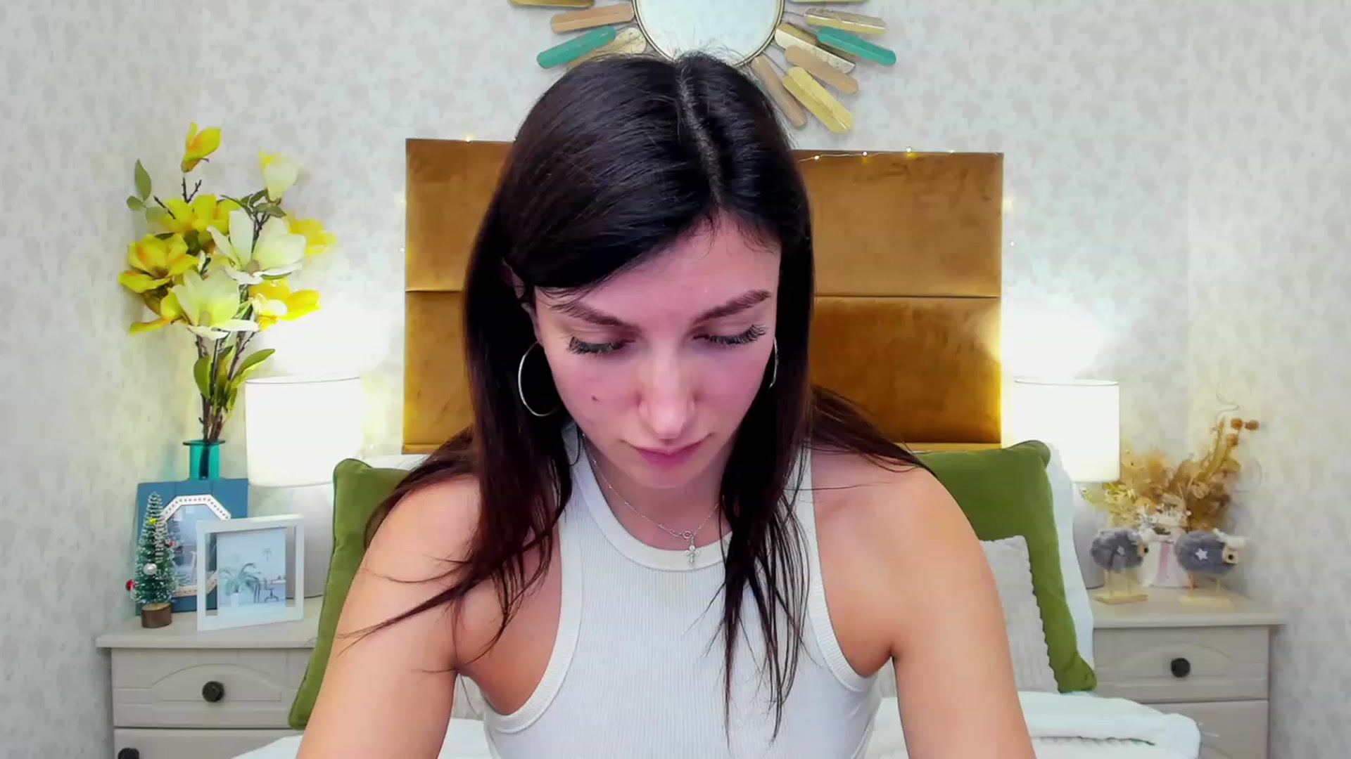 Gallery image thumbnail from LuckySandra's myfreecams stream on, 01/16/2024, 10:12 image 20 of 20