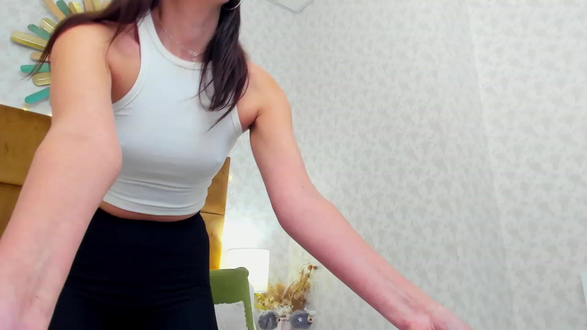 Gallery image thumbnail from LuckySandra's myfreecams stream on, 01/16/2024, 10:12 image 8 of 20