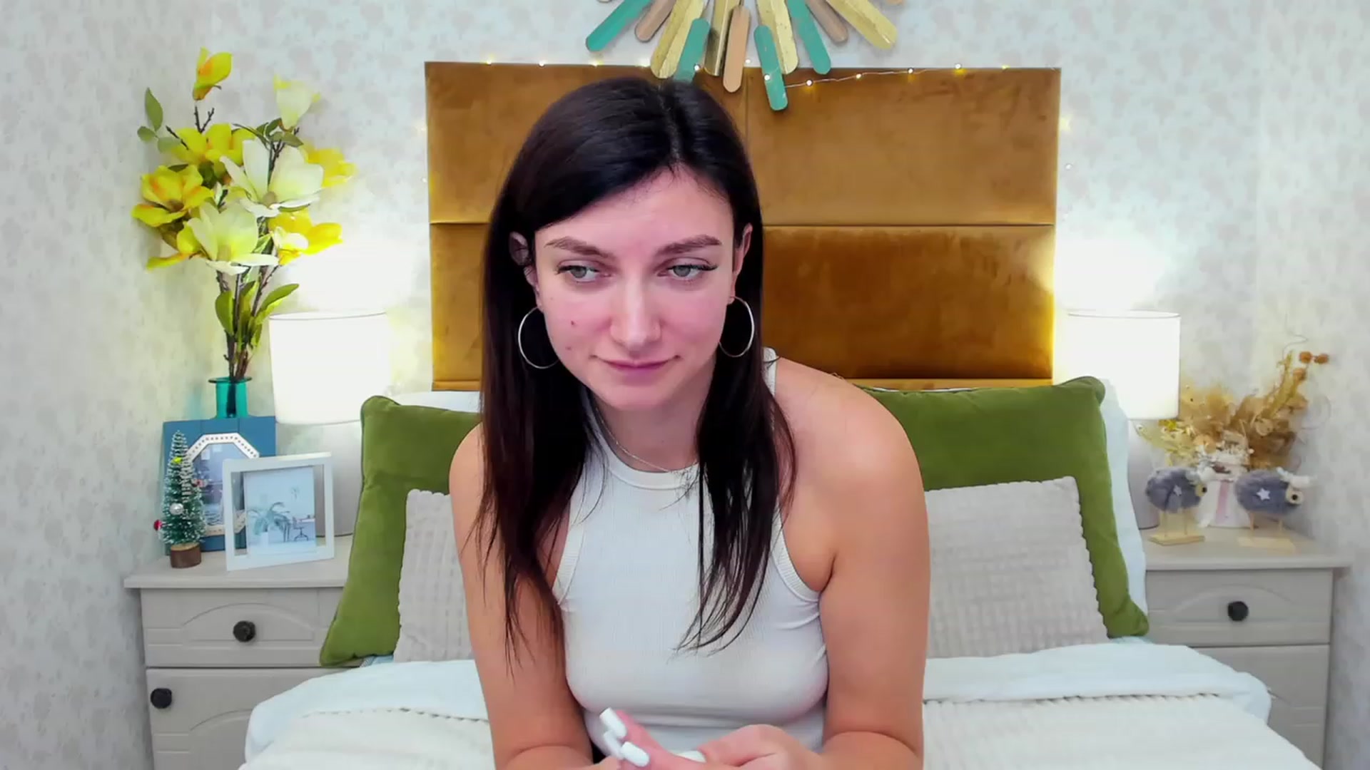 Gallery image thumbnail from LuckySandra's myfreecams stream on, 01/16/2024, 10:12 image 3 of 20