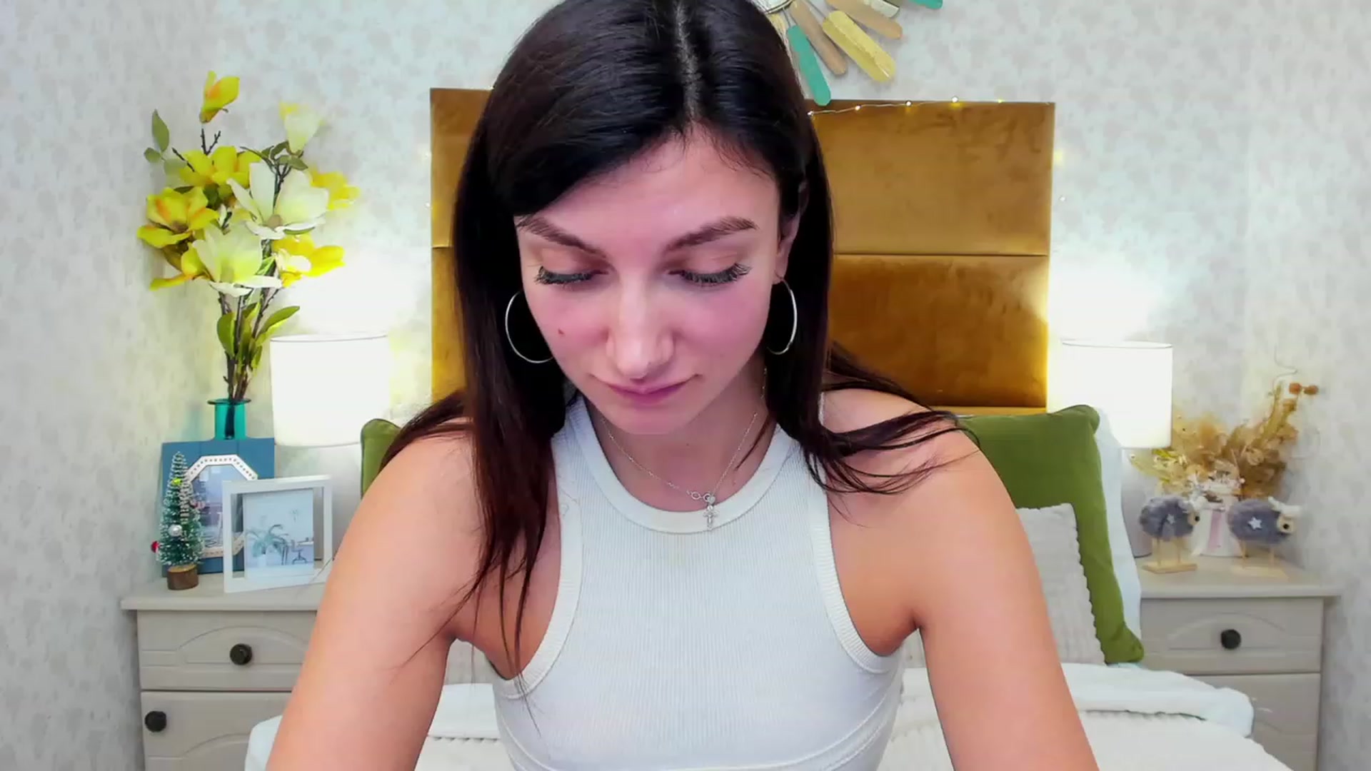 Gallery image thumbnail from LuckySandra's myfreecams stream on, 01/16/2024, 10:12 image 13 of 20