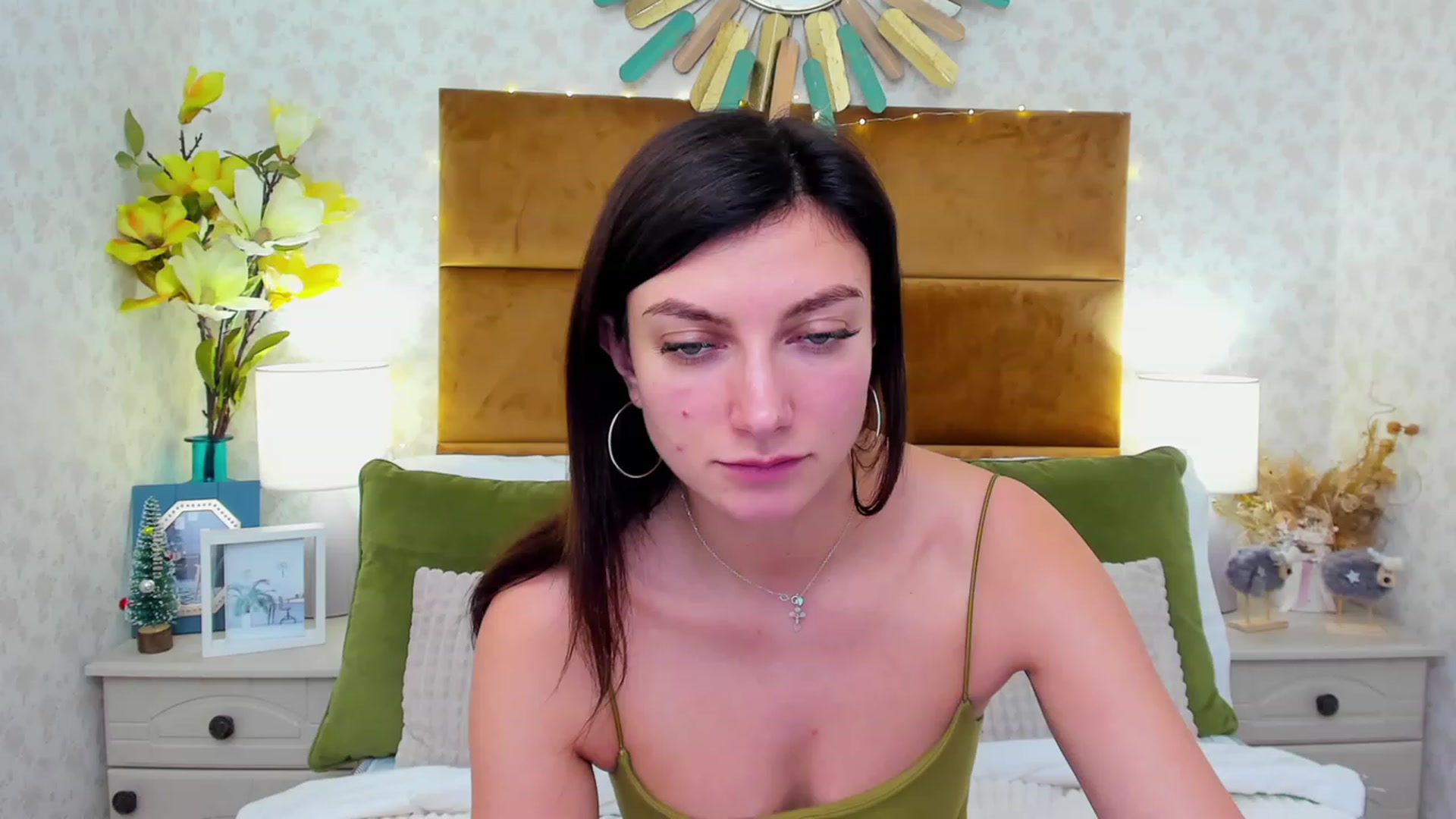 Gallery image thumbnail from LuckySandra's myfreecams stream on, 01/16/2024, 12:14 image 17 of 20