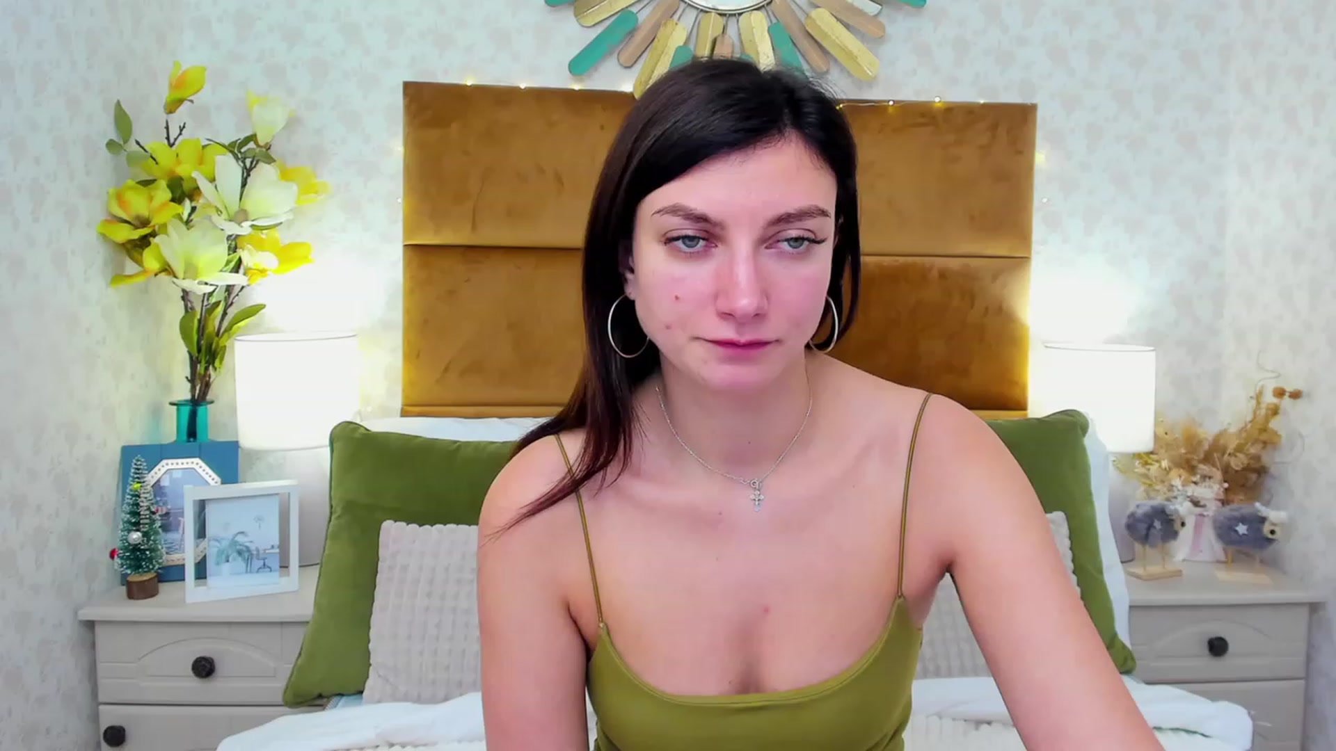 Gallery image thumbnail from LuckySandra's myfreecams stream on, 01/16/2024, 12:14 image 16 of 20