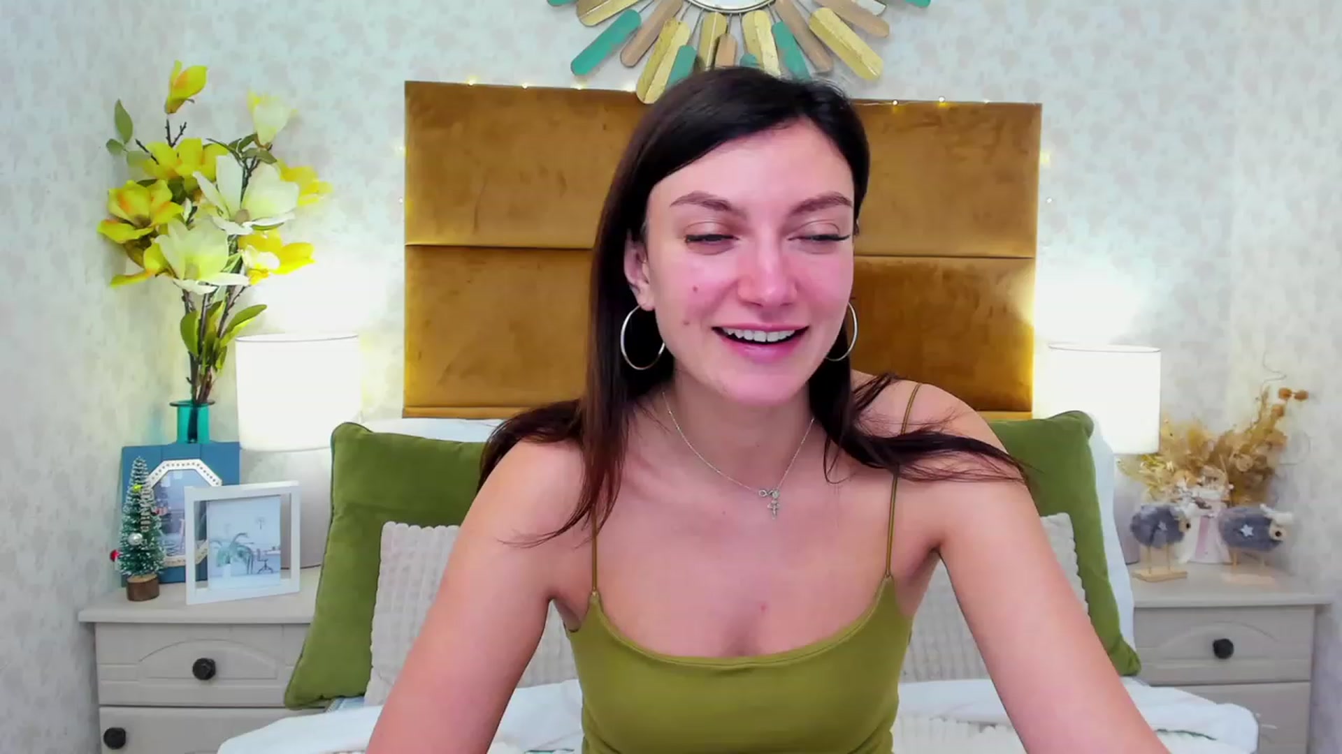 Gallery image thumbnail from LuckySandra's myfreecams stream on, 01/16/2024, 12:14 image 15 of 20