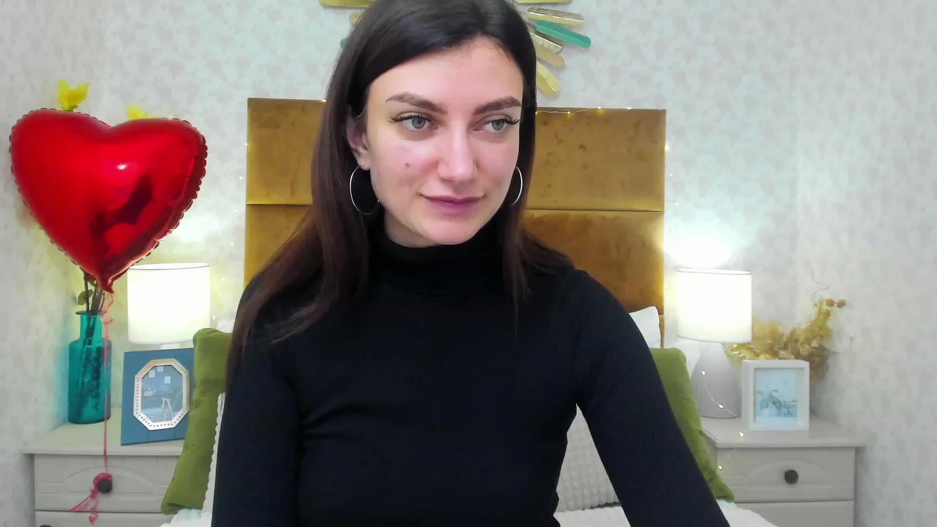 Gallery image thumbnail from LuckySandra's myfreecams stream on, 02/15/2024, 12:57 image 11 of 20