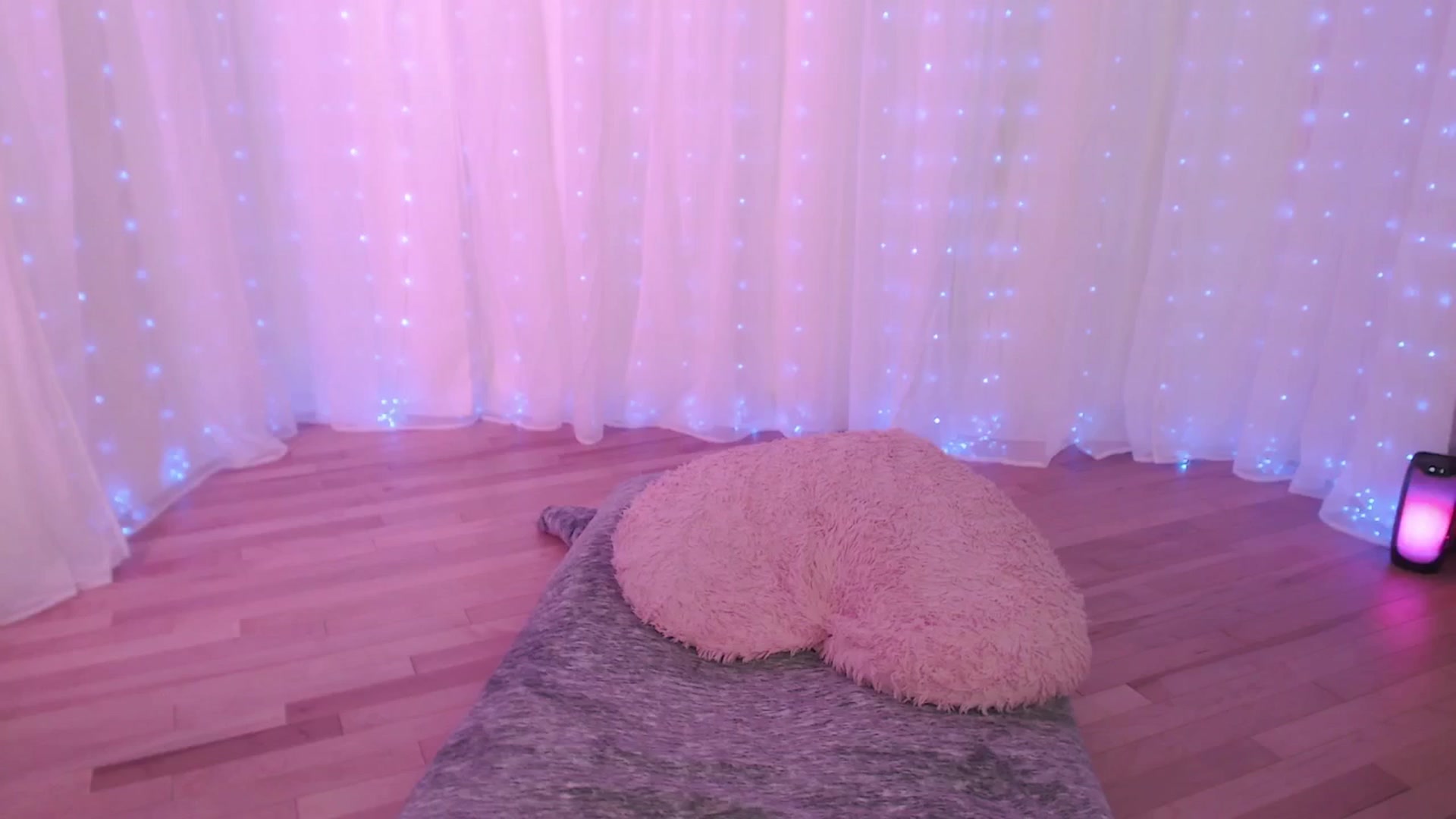 Gallery image thumbnail from LuckyToy's myfreecams stream on, 09/29/2025, 02:32 image 9 of 20