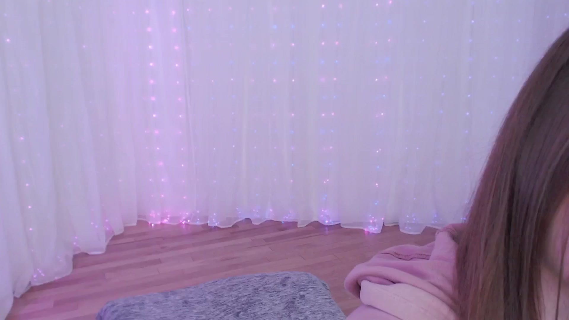 Gallery image thumbnail from LuckyWhore's myfreecams stream on, 03/26/2025, 05:38 image 11 of 20