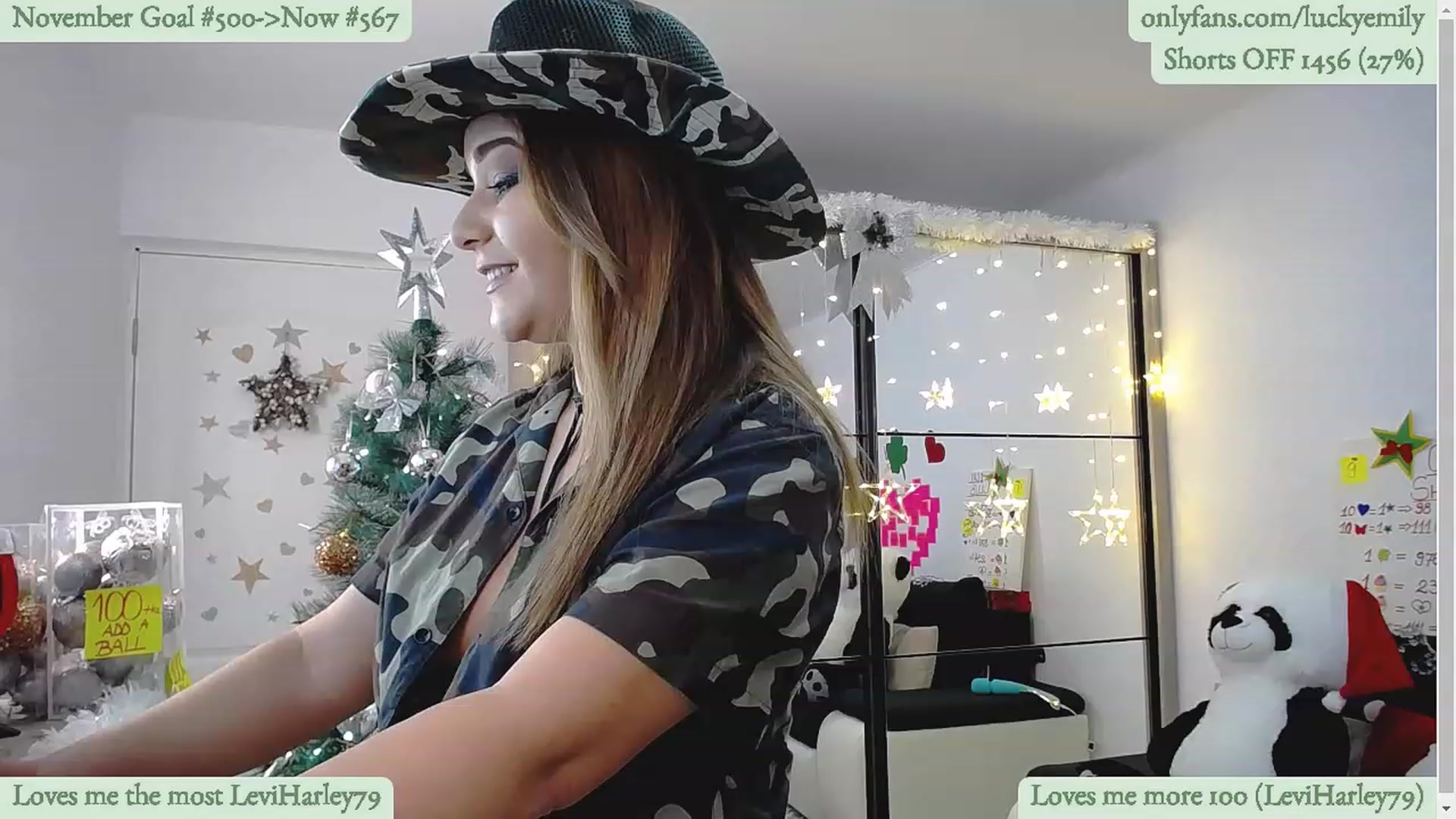 Gallery image thumbnail from Lucky_Emily's myfreecams stream on, 11/28/2022, 08:59 image 12 of 20