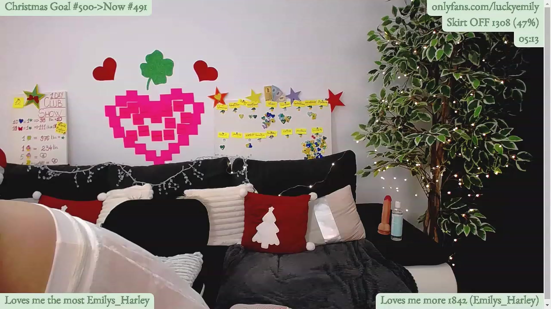 Gallery image thumbnail from Lucky_Emily's myfreecams stream on, 12/23/2022, 08:44 image 2 of 20