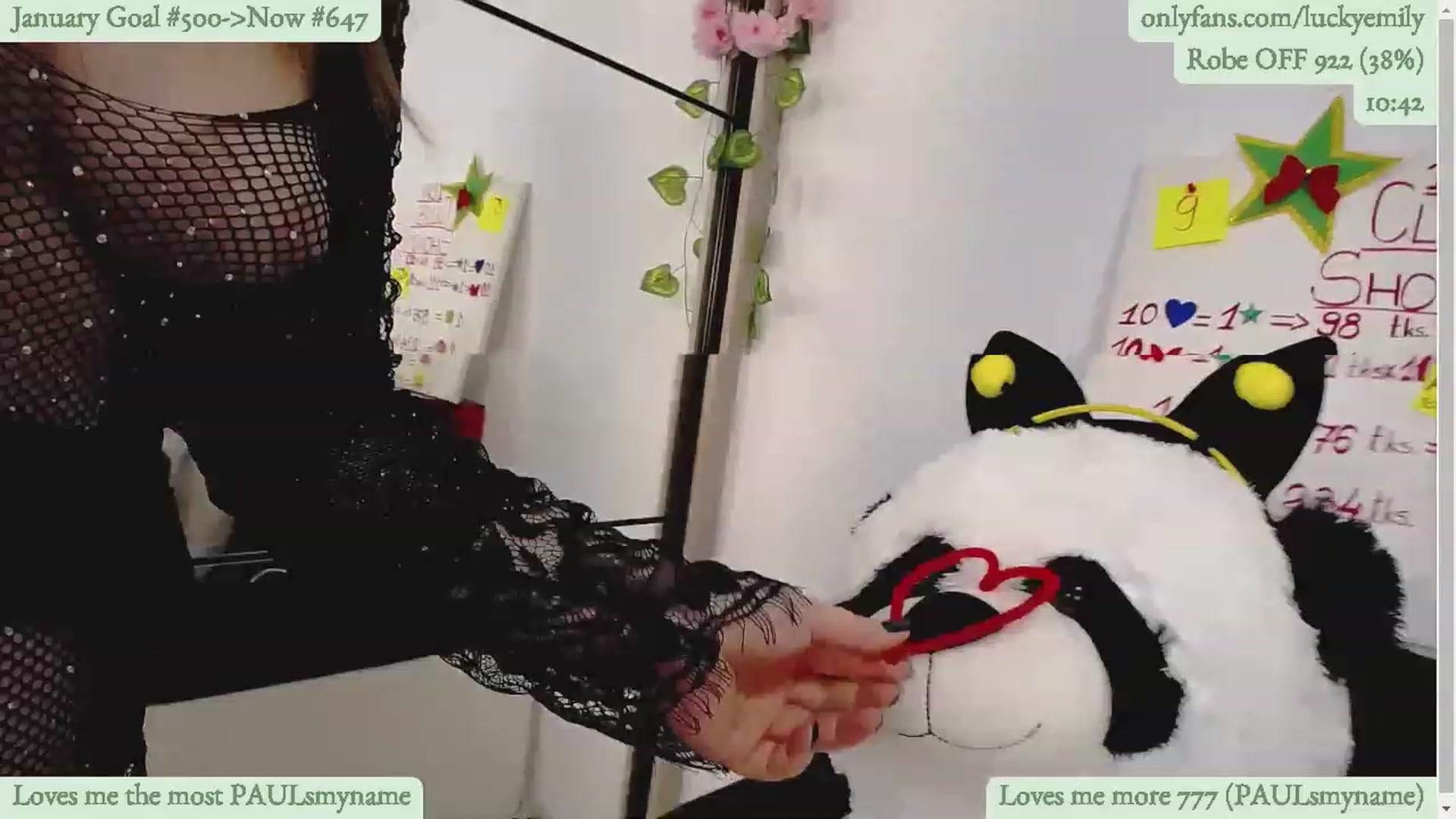 Gallery image thumbnail from Lucky_Emily's myfreecams stream on, 01/23/2023, 10:56 image 14 of 20