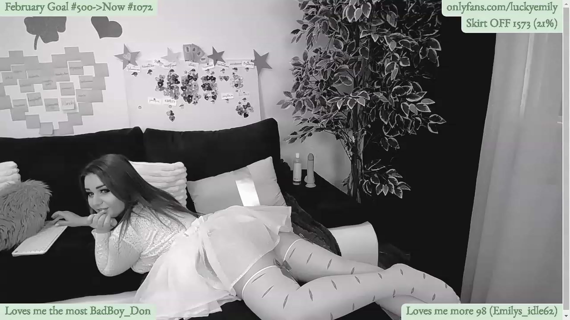 Gallery image thumbnail from Lucky_Emily's myfreecams stream on, 02/07/2023, 09:20 image 19 of 20