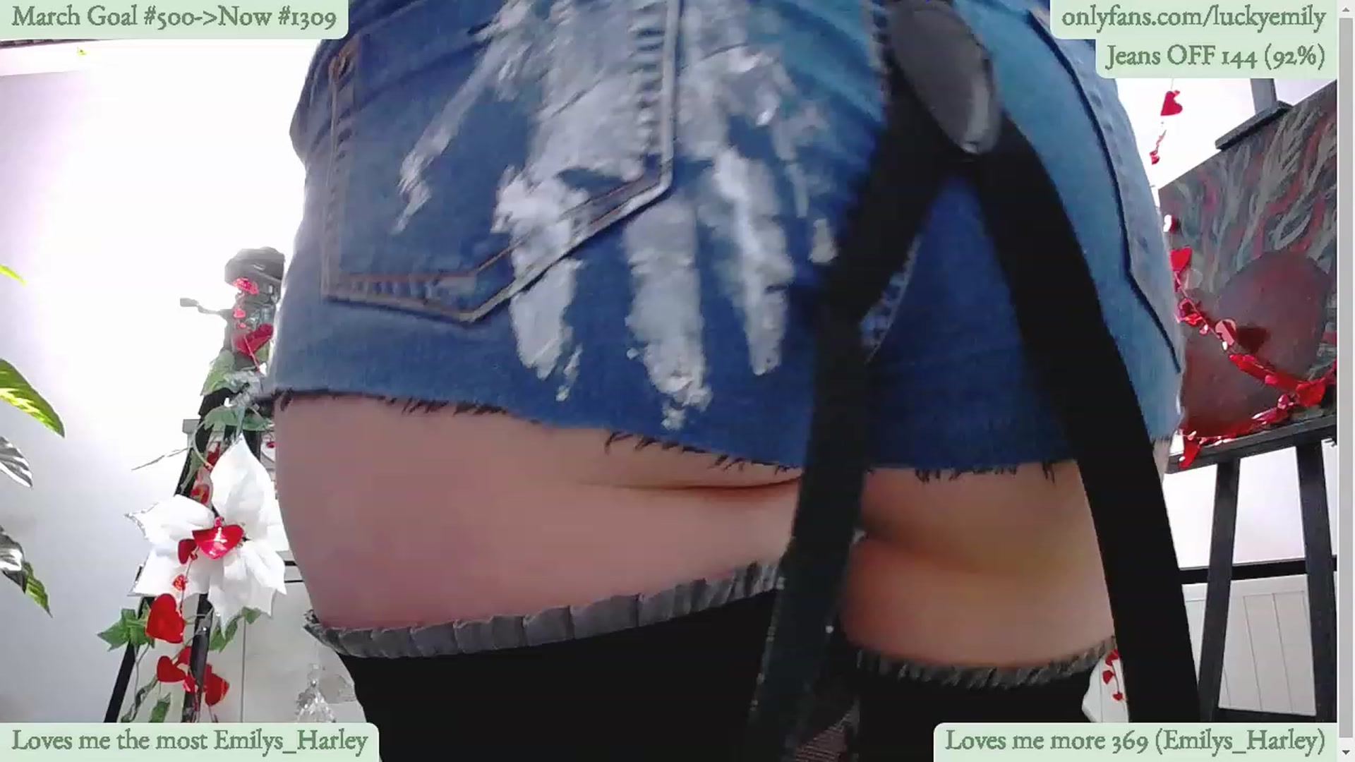 Gallery image thumbnail from Lucky_Emily's myfreecams stream on, 03/06/2023, 10:09 image 9 of 20