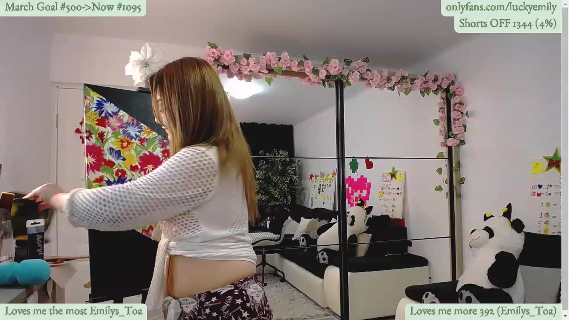 Gallery image thumbnail from Lucky_Emily's myfreecams stream on, 03/24/2023, 09:28 image 4 of 20